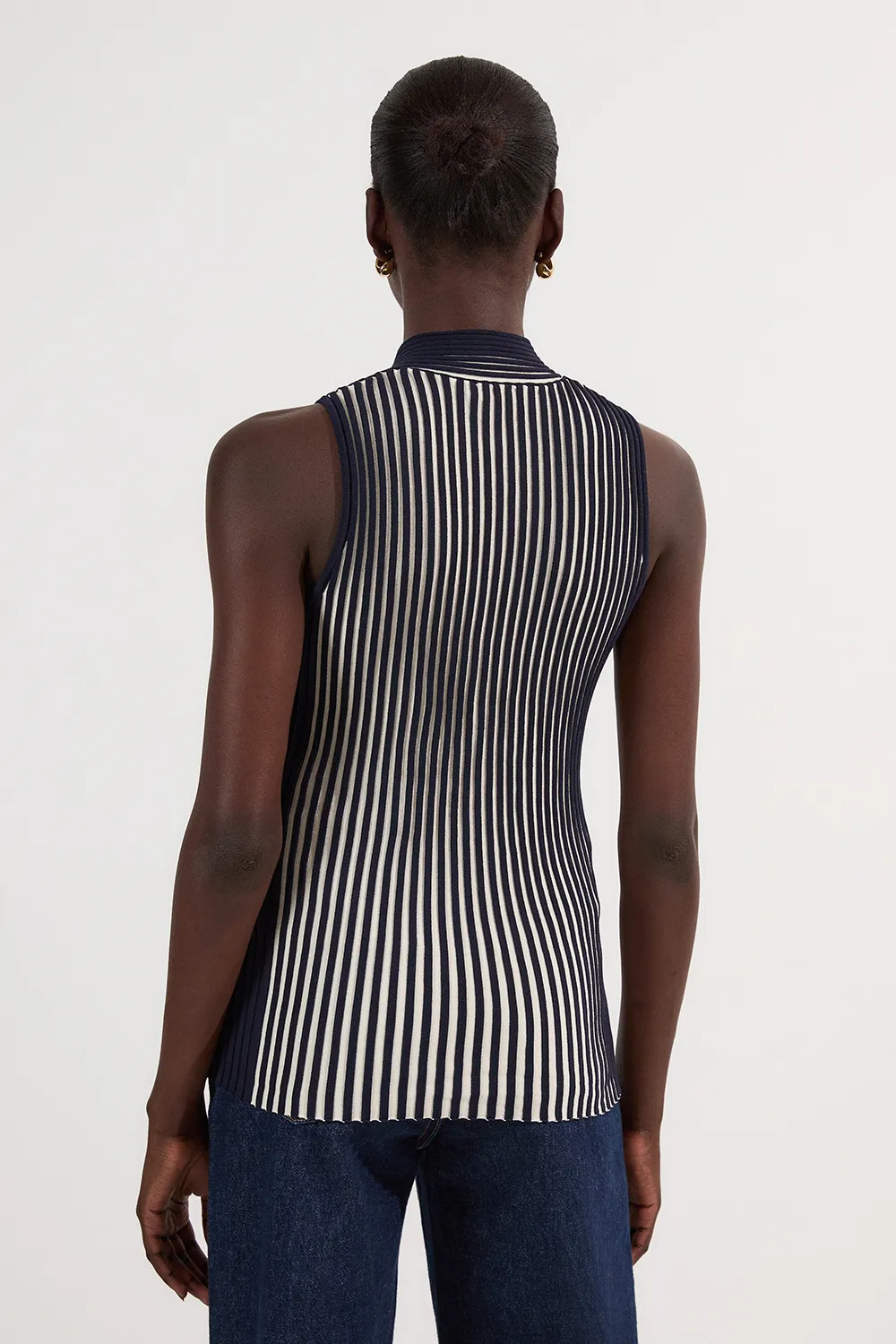 Stripe Fitted Sleeveless Knitted Top BKK25713