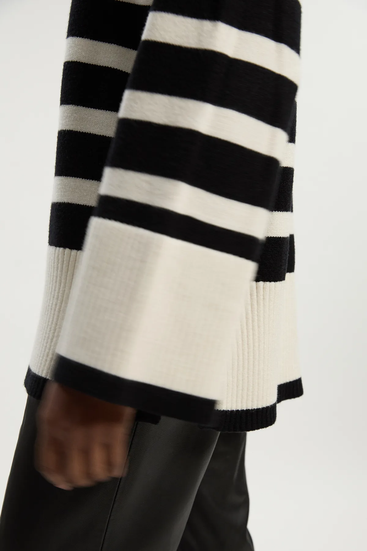 Stripe V Neck Split Hem Knitted Sweater BKK25738
