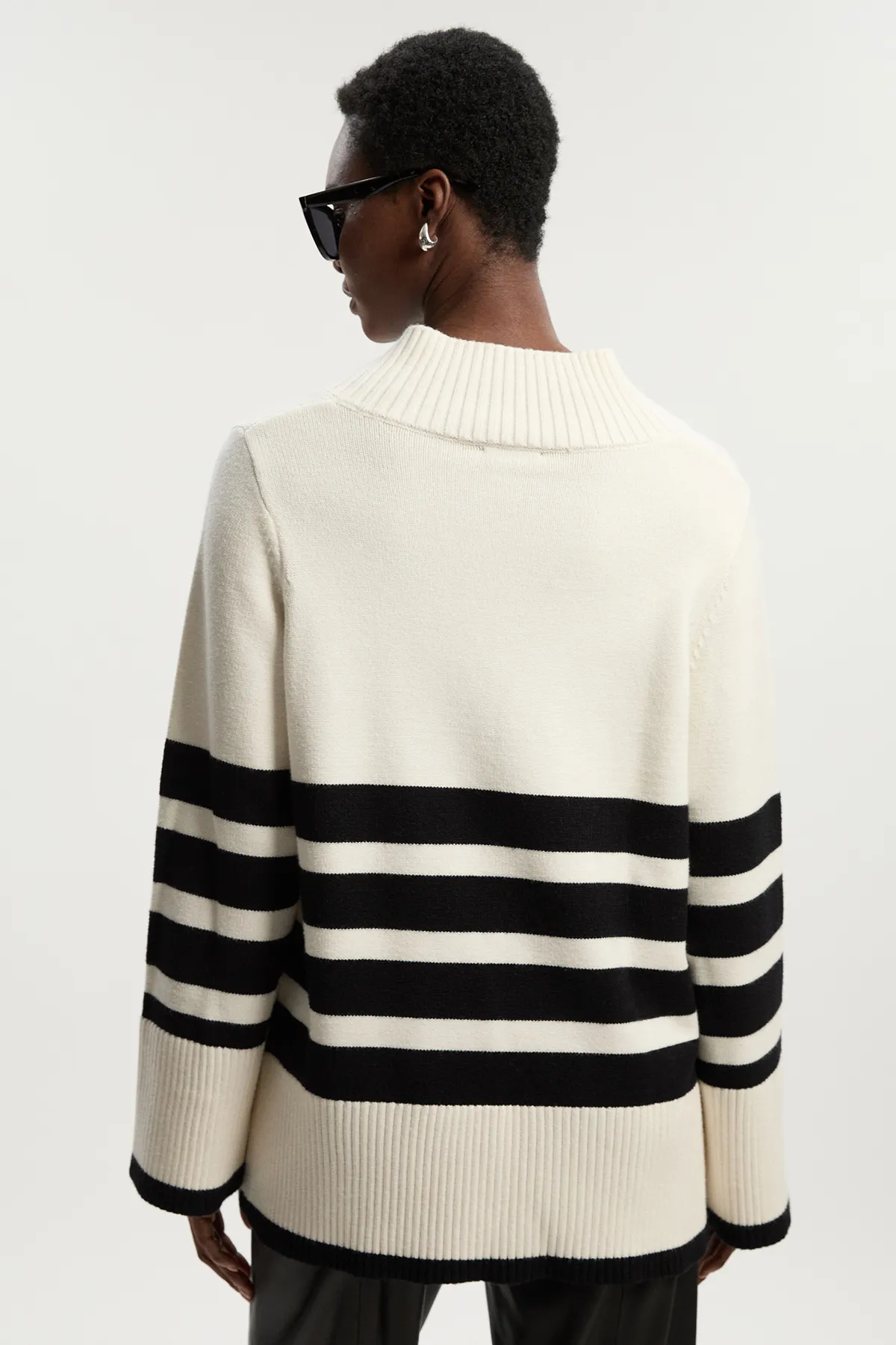 Stripe V Neck Split Hem Knitted Sweater BKK25738