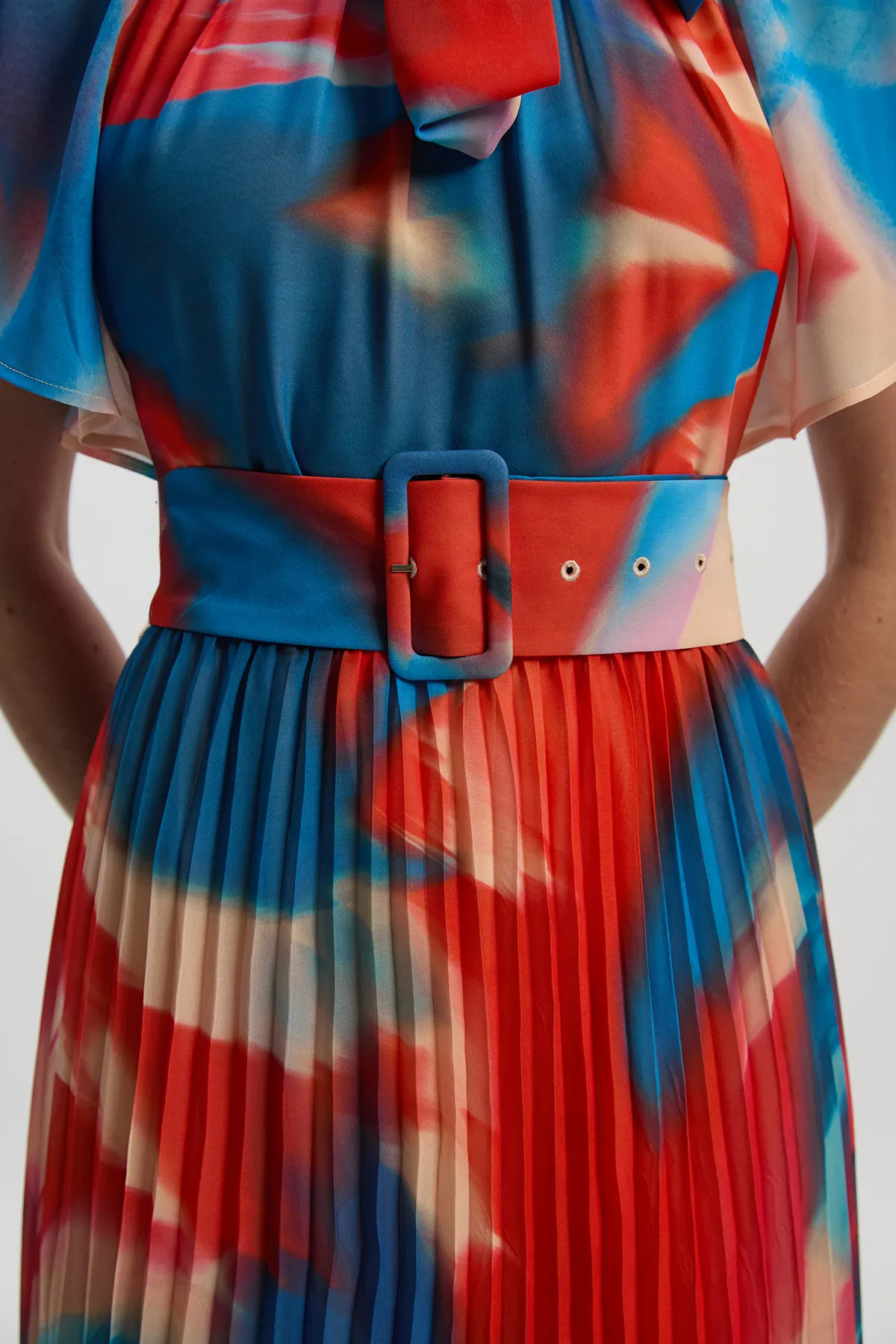 Georgette Tie Neck Blur Print Woven Midi Dress BKK21012 3 Georgette Tie Neck Blur Print Woven Midi Dress BKK21012