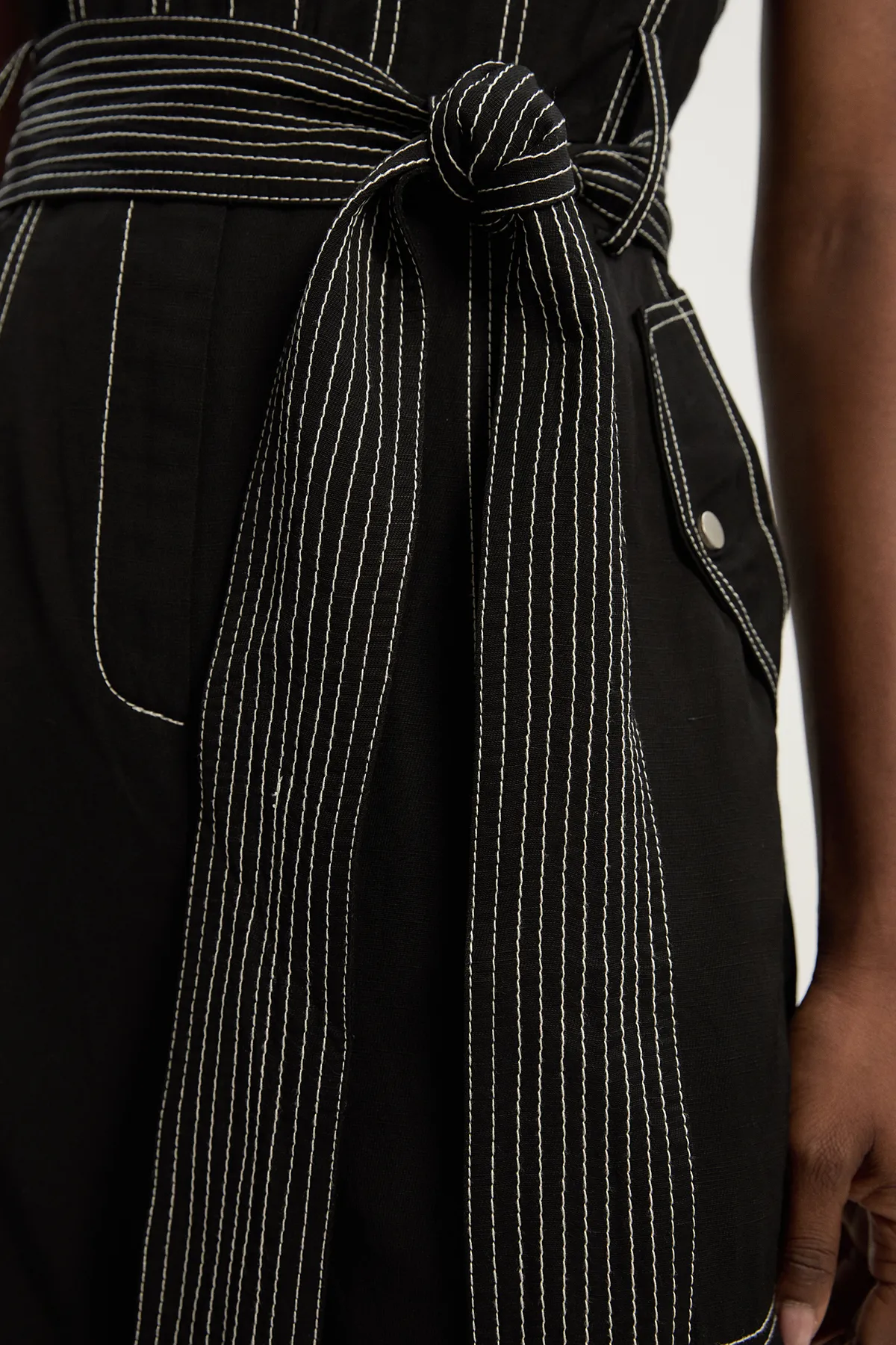 Premium Linen Twill Topstitch Woven Jumpsuit BKK25969 3 Premium Linen Twill Topstitch Woven Jumpsuit BKK25969