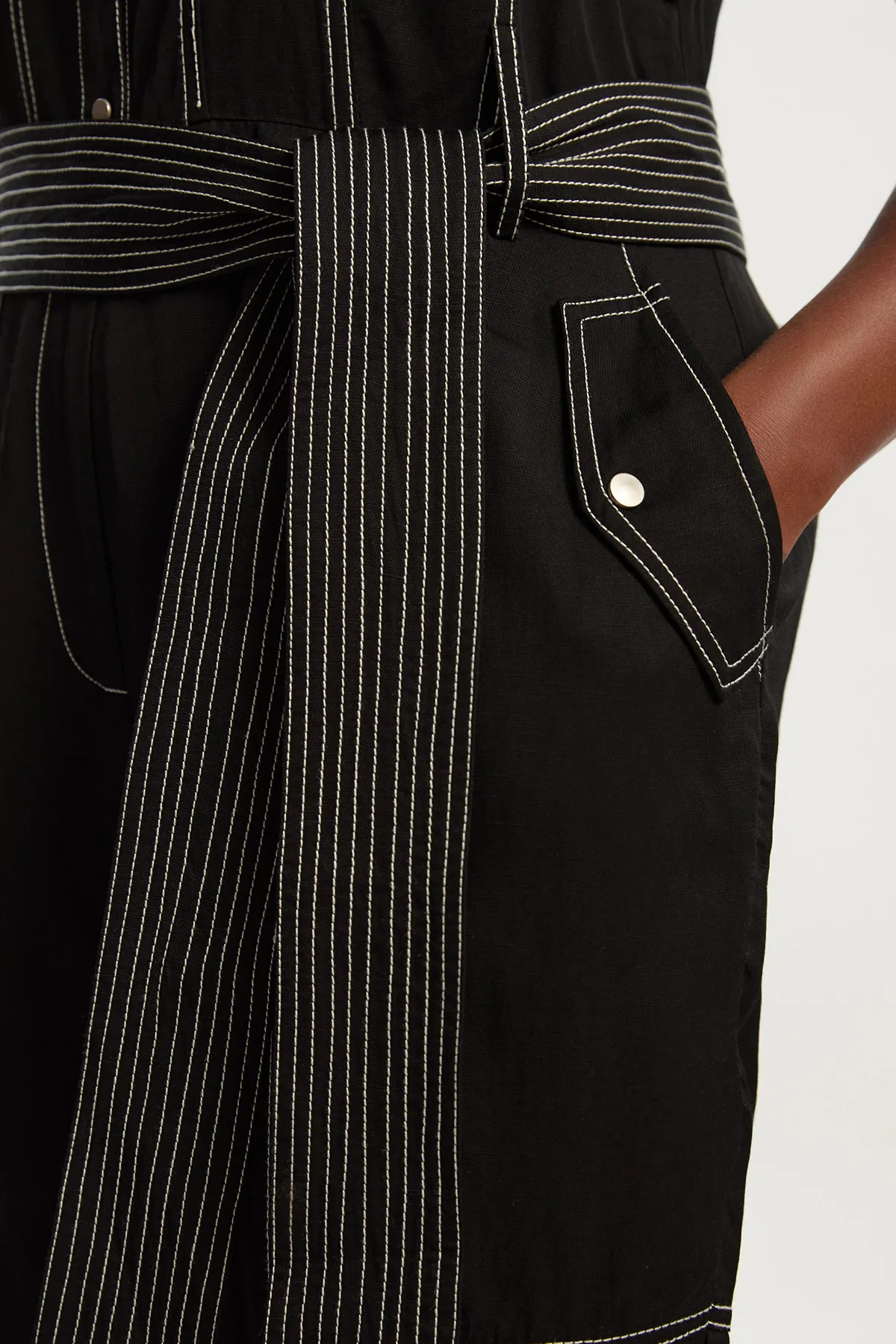 Plus Size Premium Linen Twill Topstitch Woven Jumpsuit BKK25972