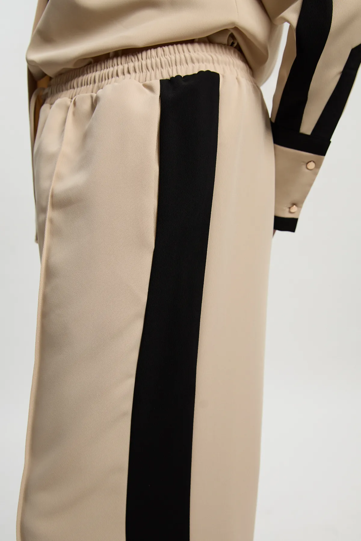 Plus Size Twill Contrast Woven Wide Leg Pants 3 Plus Size Twill Contrast Woven Wide Leg Pants