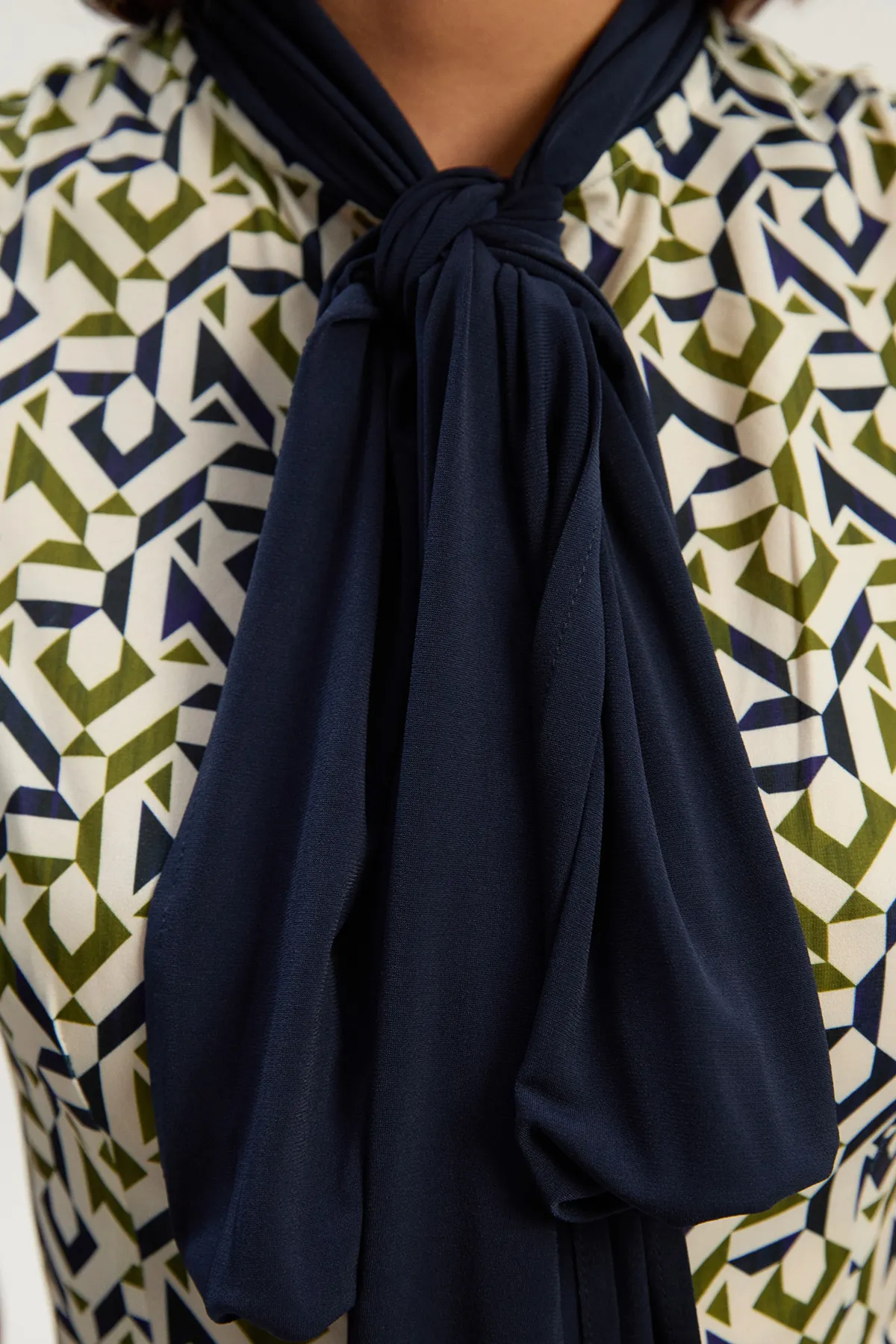 Geo Print Crepe Tie Neck Mini Dress BKK26401 3 Geo Print Crepe Tie Neck Mini Dress BKK26401