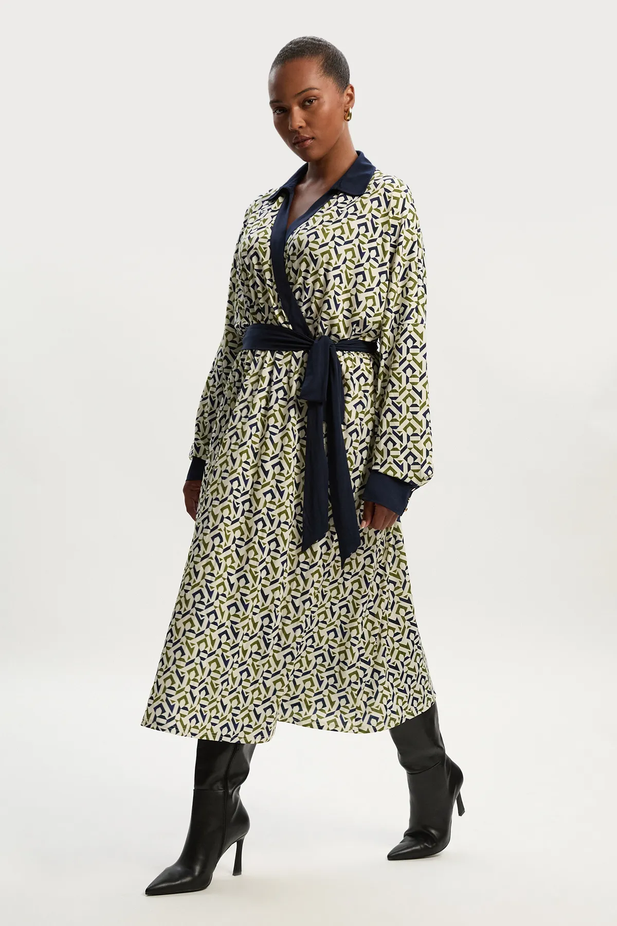 Plus Size Geo Print Crepe Tie Waist Maxi Dress BKK26402