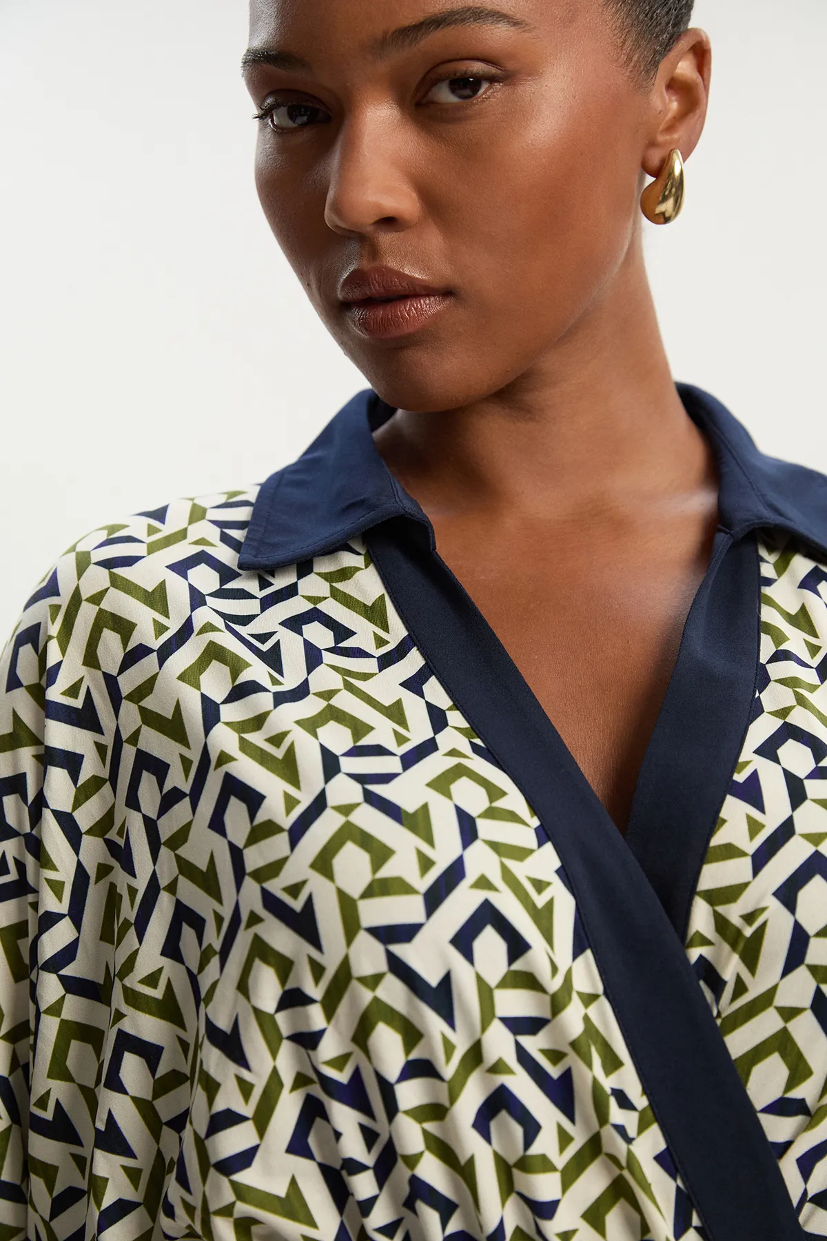 Plus Size Geo Print Crepe Tie Waist Maxi Dress BKK26402