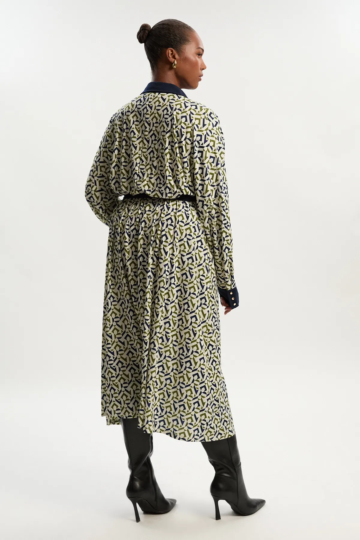 Plus Size Geo Print Crepe Tie Waist Maxi Dress BKK26402 5 Plus Size Geo Print Crepe Tie Waist Maxi Dress BKK26402