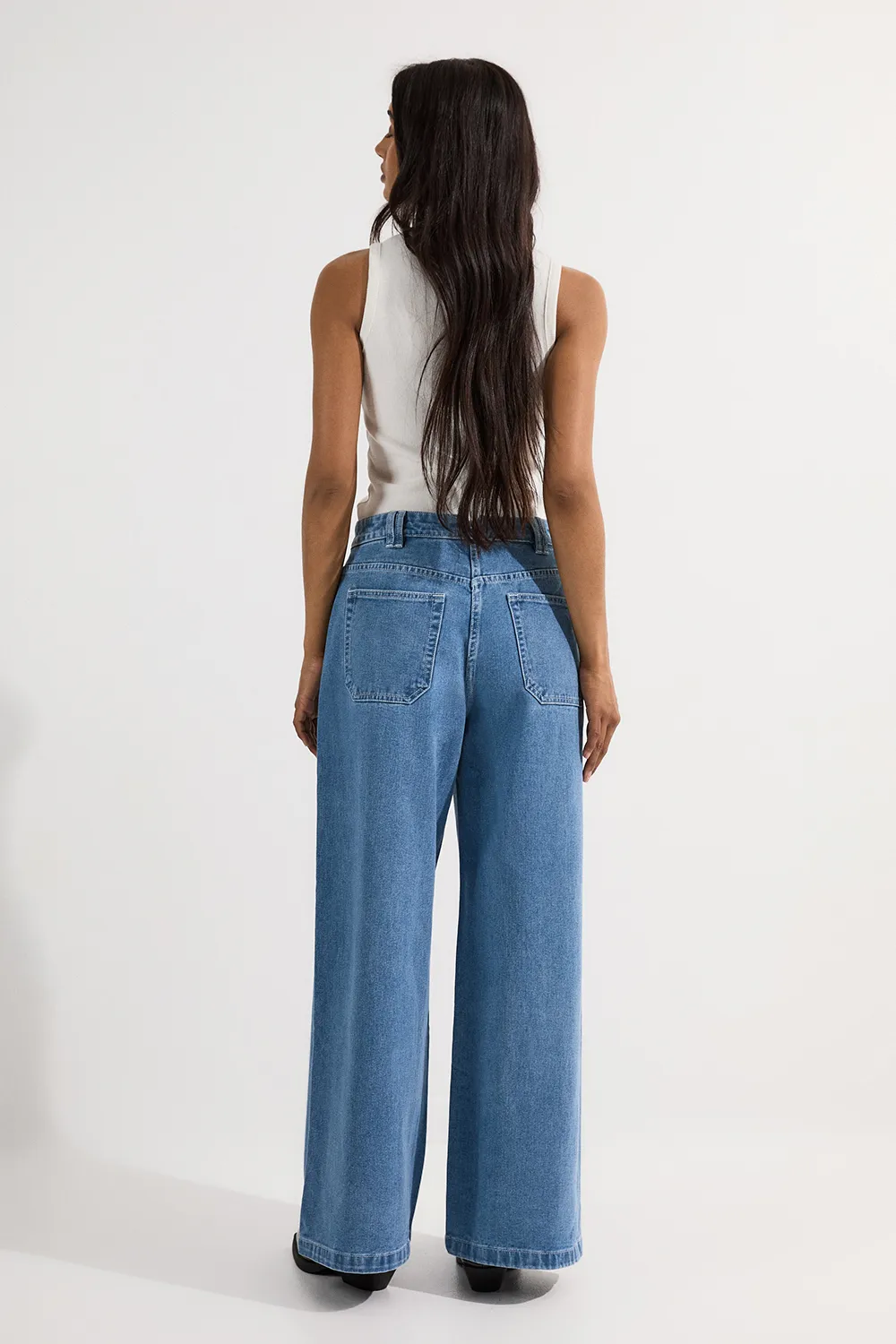 Petite Denim Soft Wash Relaxed Straight Leg Jean BKK26514