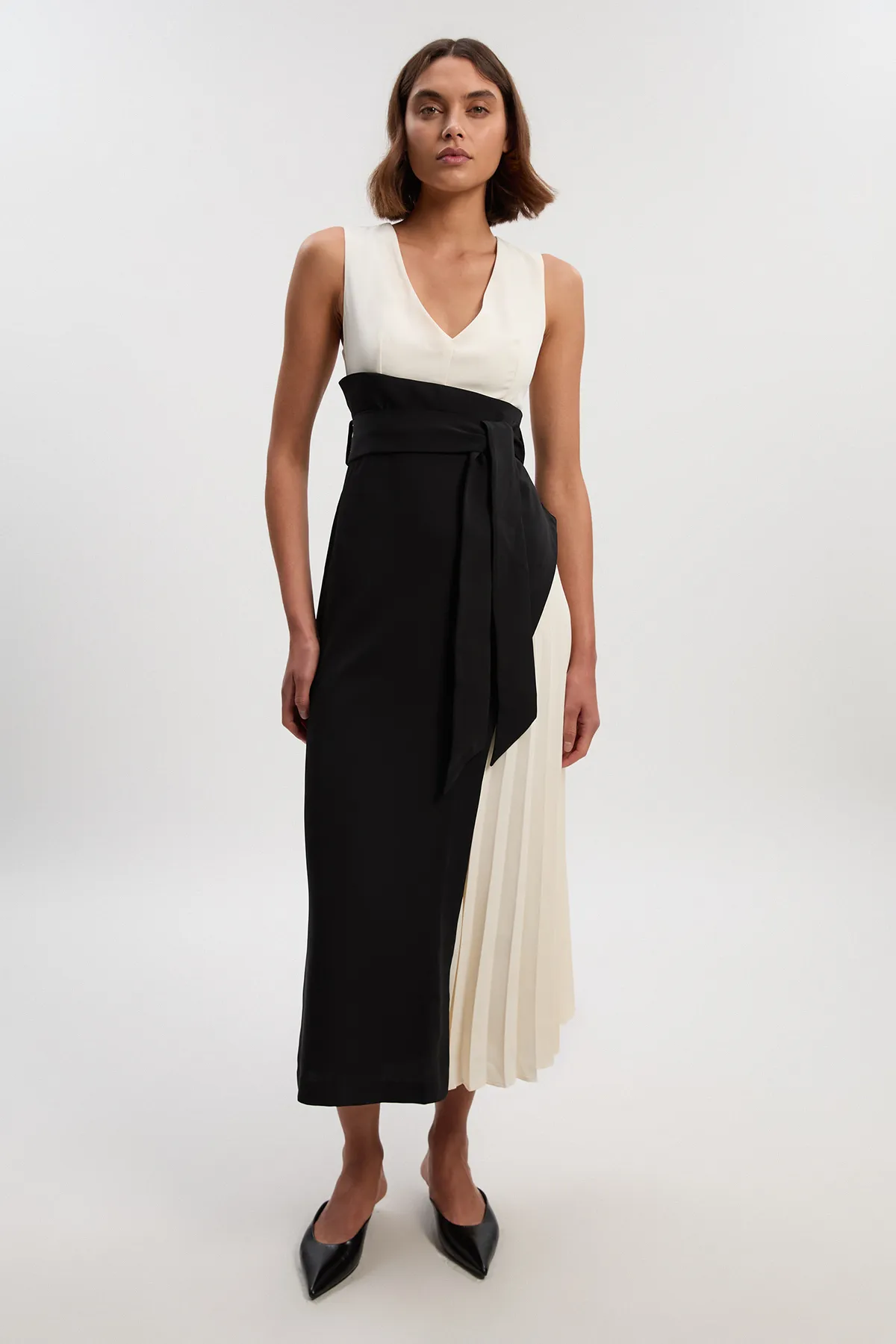 Soft Tailored Color Block Side Pleated Midi Dress BKK26609