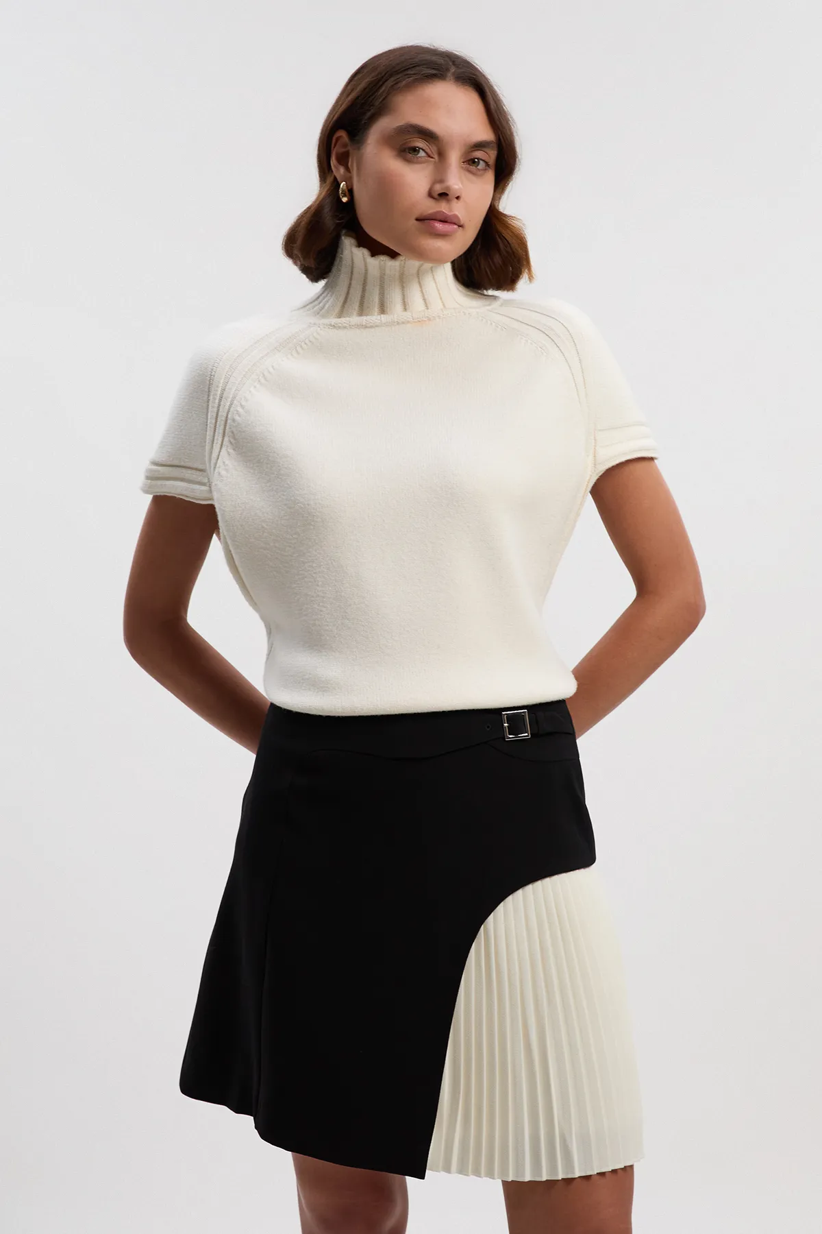 Tailored Buckle Detail Pleated Mini Skirt BKK26938