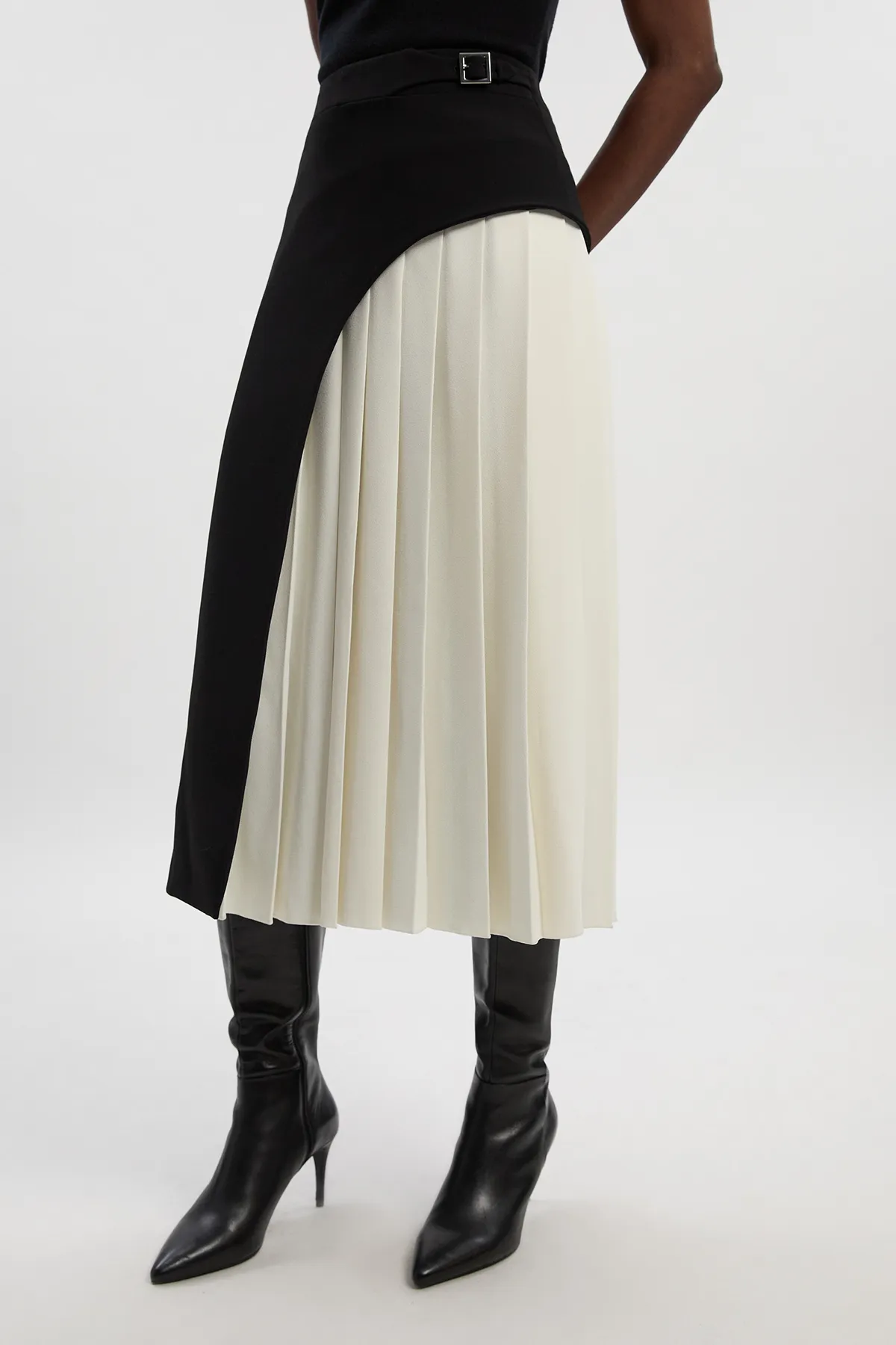 Tailored Buckle Detail Pleated Midi Skirt BKK26939
