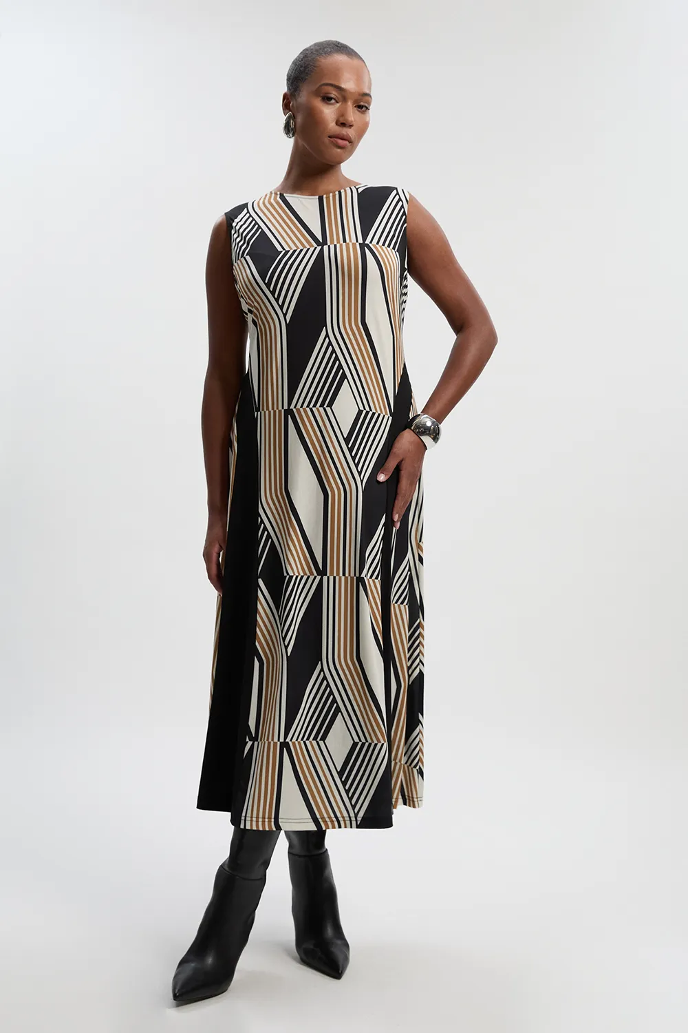 Plus Size Geo Print Crepe Pleated Maxi Dress BKK27014