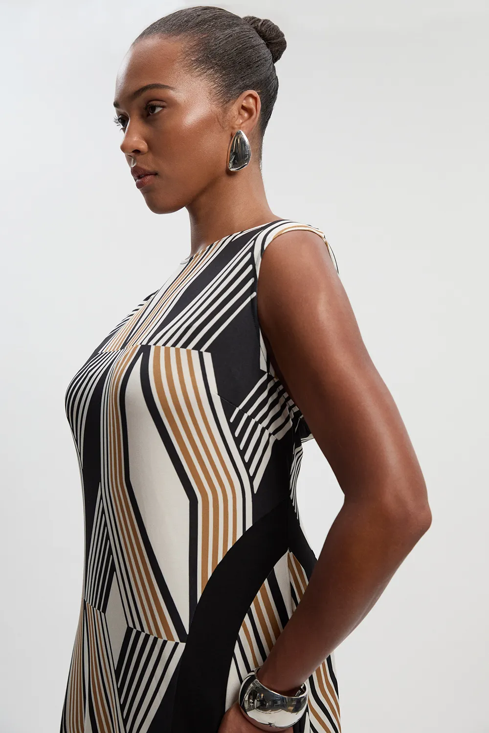 Plus Size Geo Print Crepe Pleated Maxi Dress BKK27014