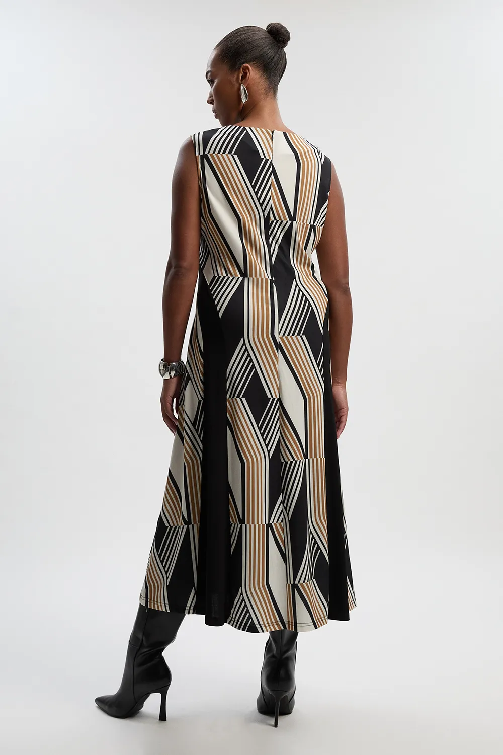 Plus Size Geo Print Crepe Pleated Maxi Dress BKK27014