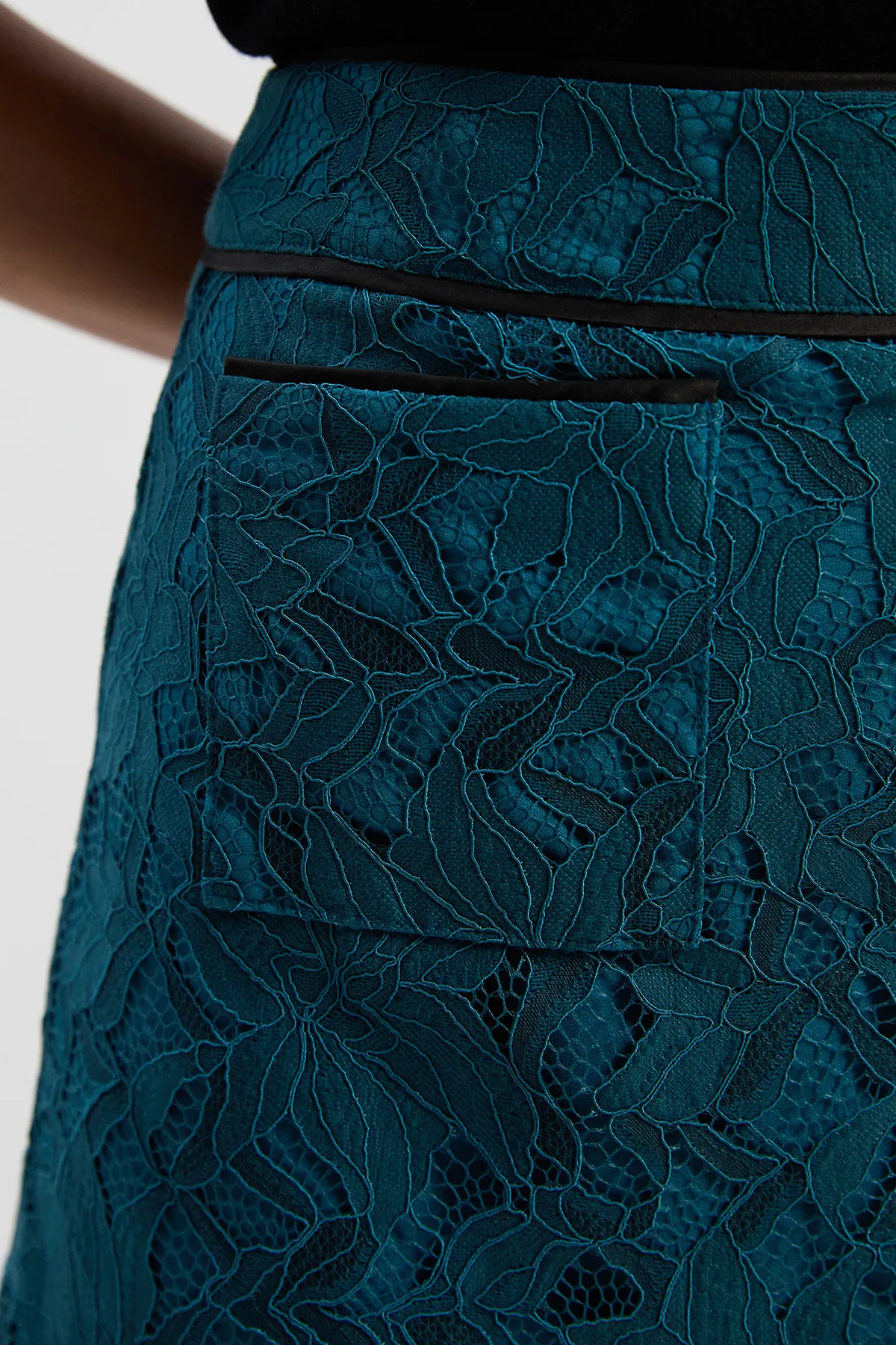 Tipped Corded Lace Woven Mini Skirt BKK27065