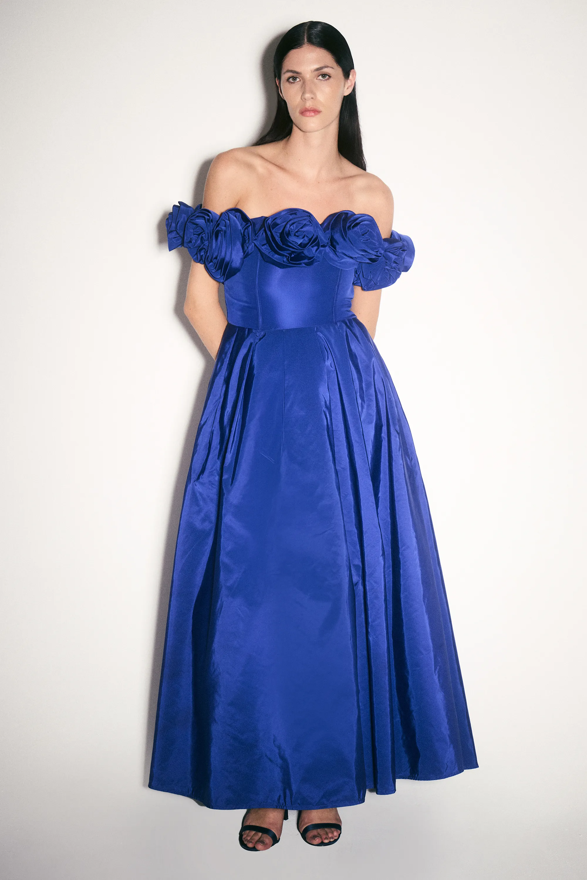 Drama Taffeta Rosette Woven Maxi Prom Dress