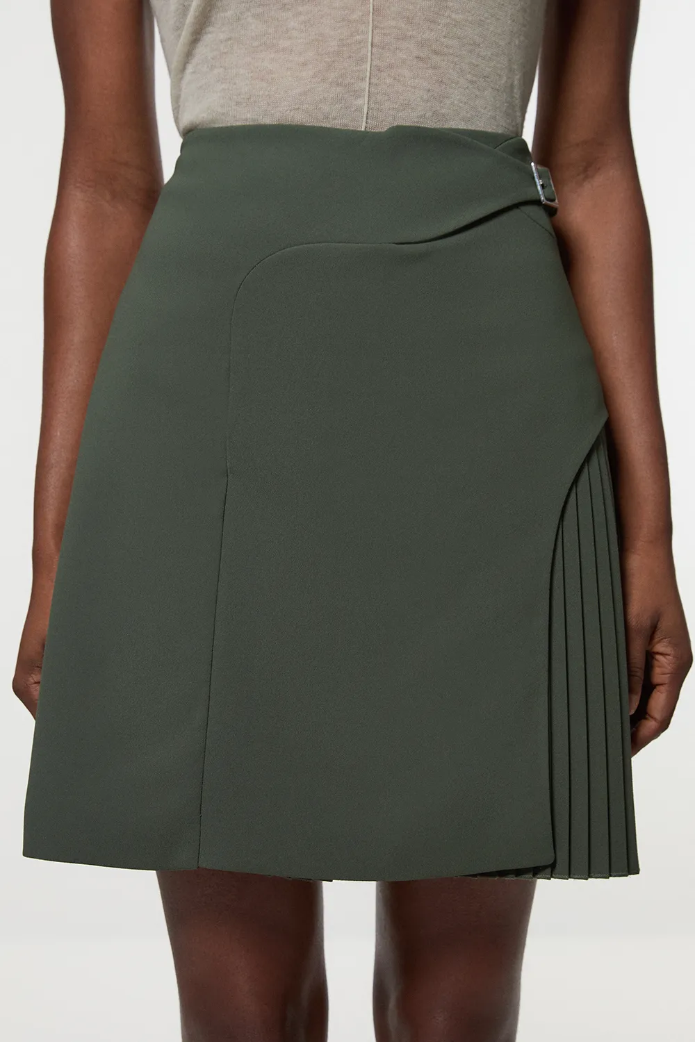 Tailored Buckle Detail Pleated Mini Skirt AKK94308