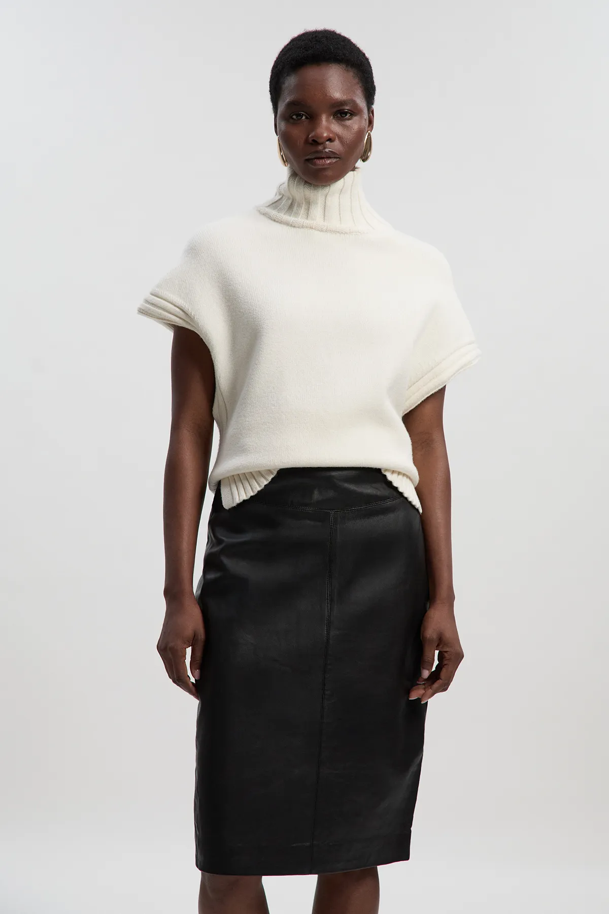 Leather Signature Pencil Skirt BKK05565