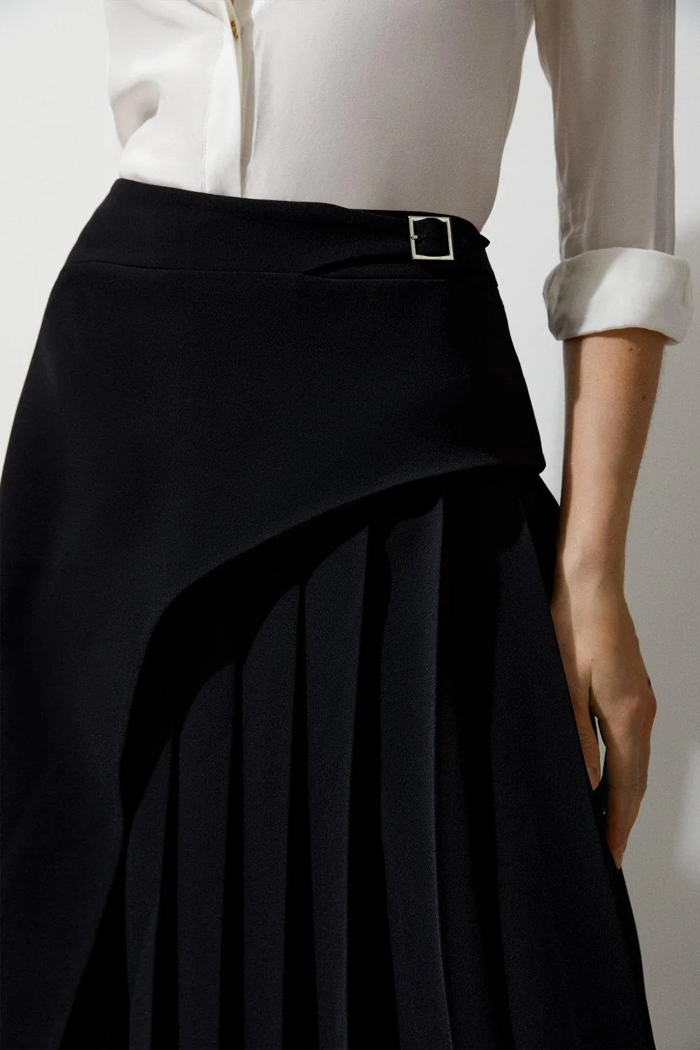 Tailored Buckle Detail Pleated Midi Skirt BKK09626