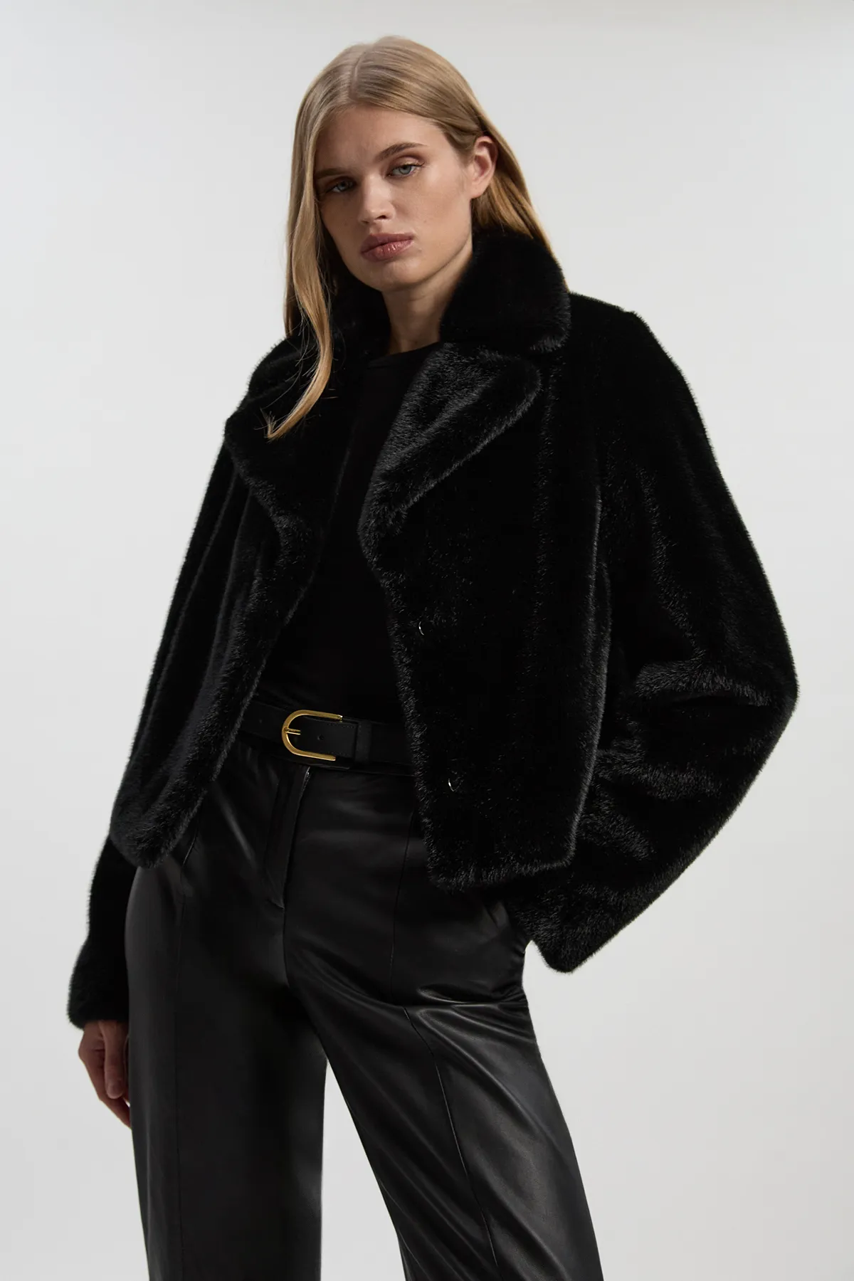 Faux Fur Cropped Jacket BKK19857