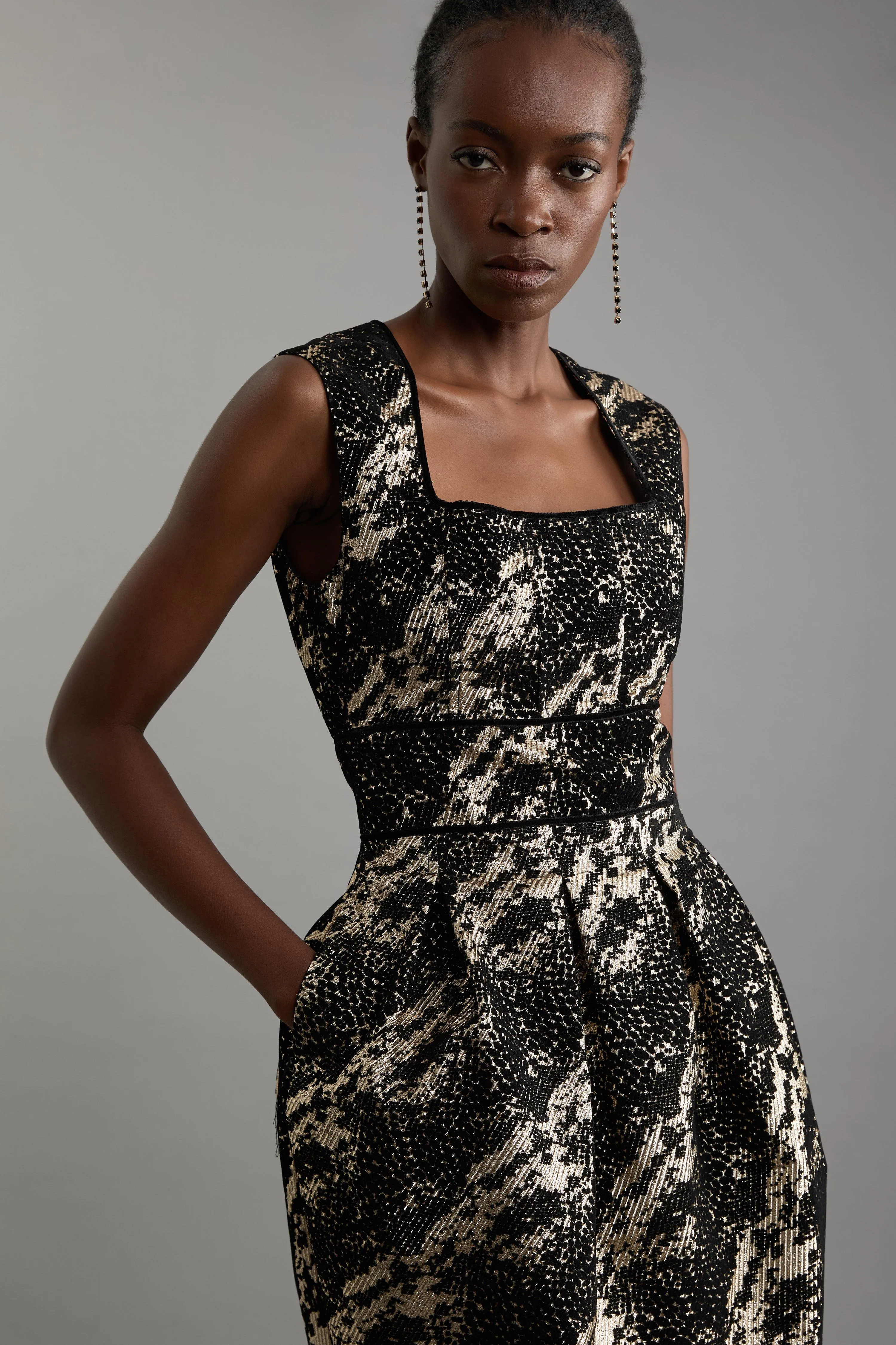 Petite Metallic Velvet Jacquard Tailored Square Neck Midi Dress BKK22217 3 Petite Metallic Velvet Jacquard Tailored Square Neck Midi Dress BKK22217