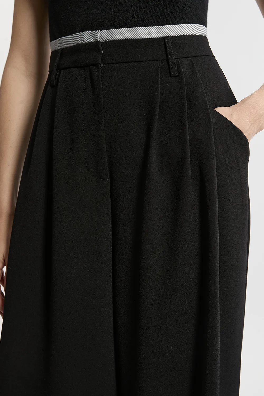 Tailored Crepe Pleat Detail Wide Leg Pants BKK20557