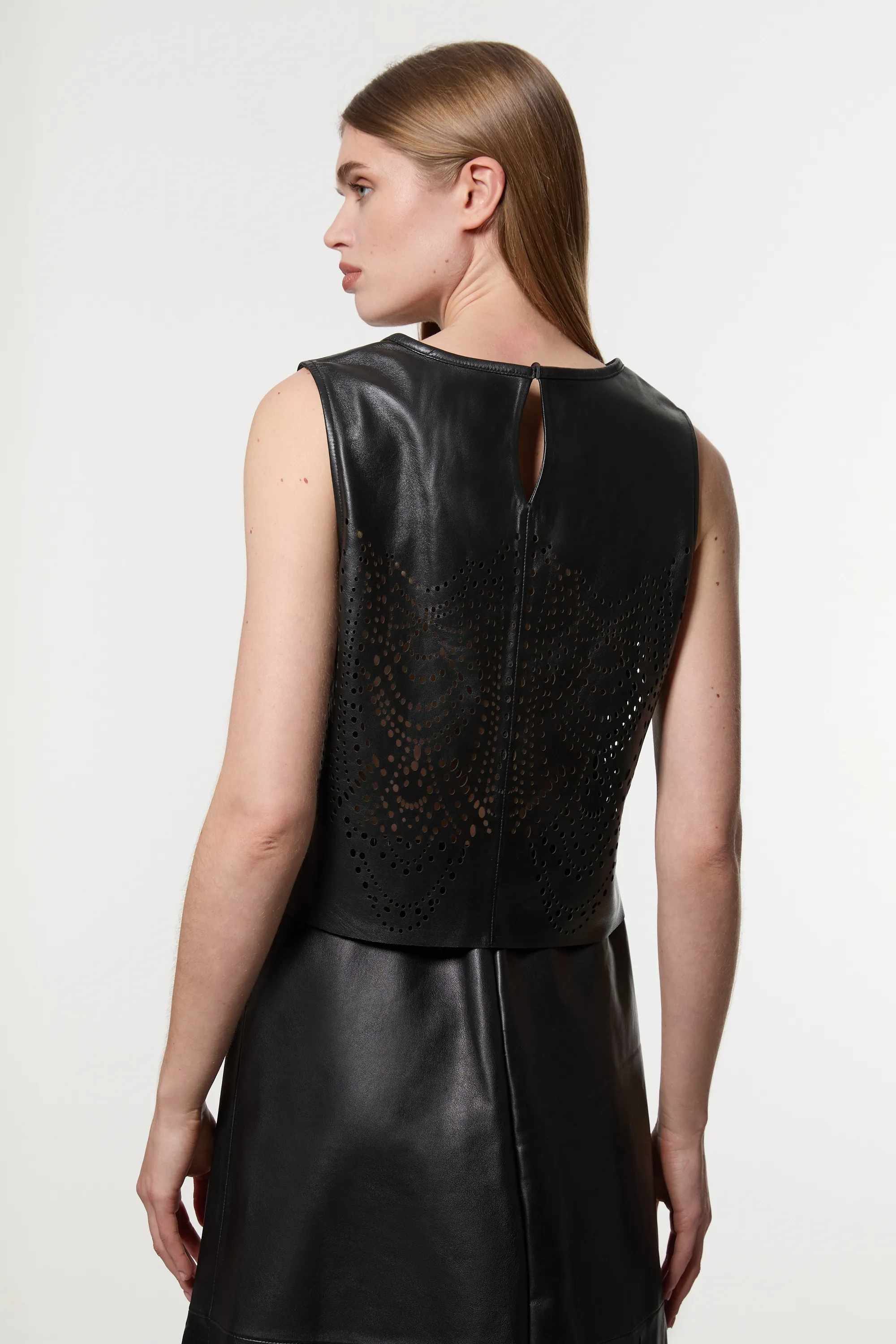 Amelia Graham Leather Cutwork Tailored Shell Top BKK23342 5 Amelia Graham Leather Cutwork Tailored Shell Top BKK23342