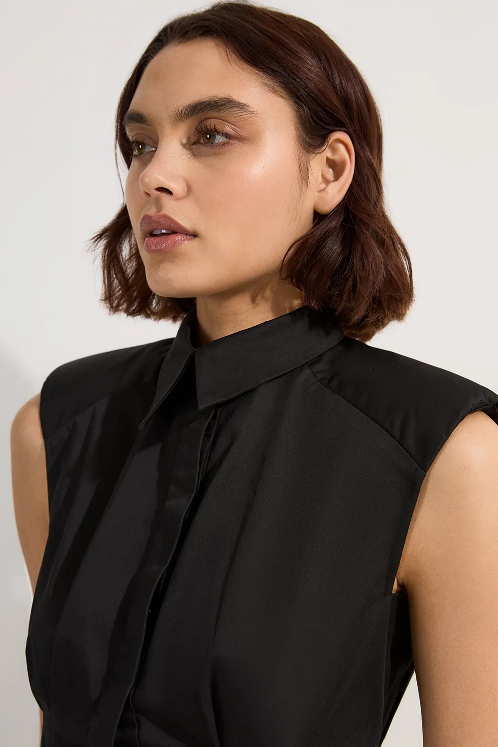 Cotton Sleeveless Tailored Shirt BKK23453 3 Cotton Sleeveless Tailored Shirt BKK23453