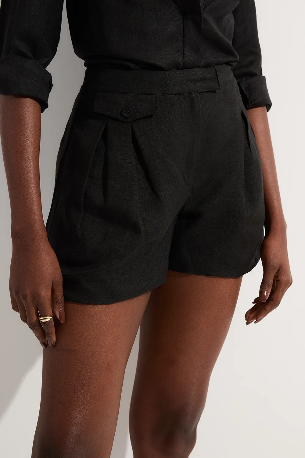 Viscose Linen Woven Pocket Detail Short BKK23577