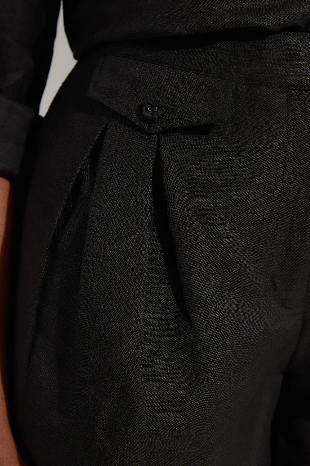 Viscose Linen Woven Pocket Detail Short BKK23577