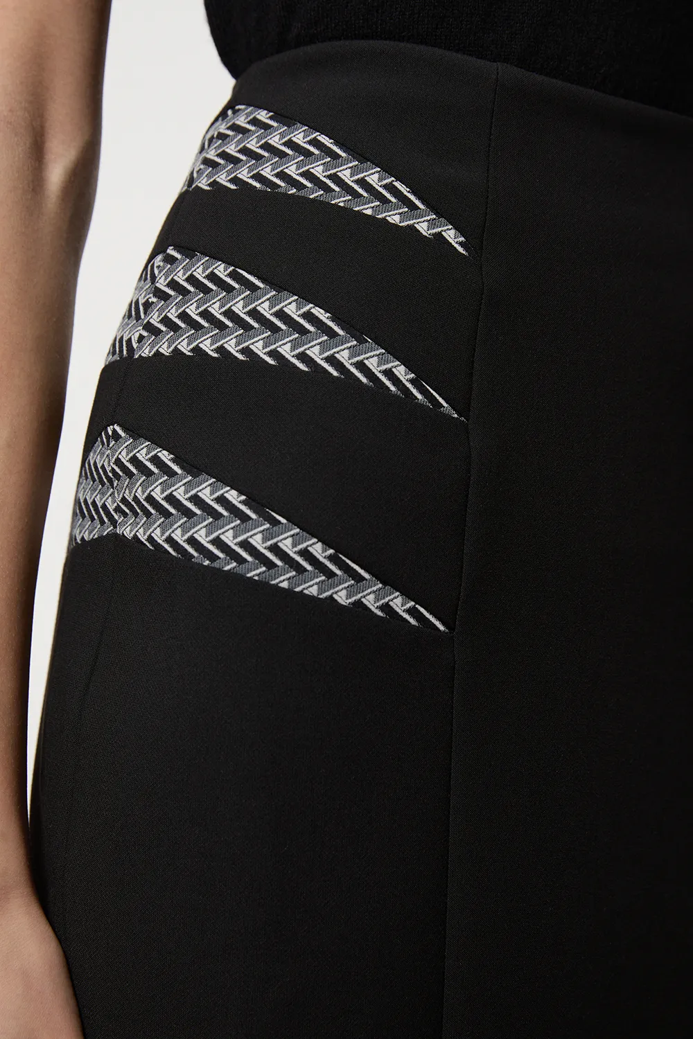 Compact Stretch Jacquard Insert Midi Pencil Skirt BKK24085 5 Compact Stretch Jacquard Insert Midi Pencil Skirt BKK24085