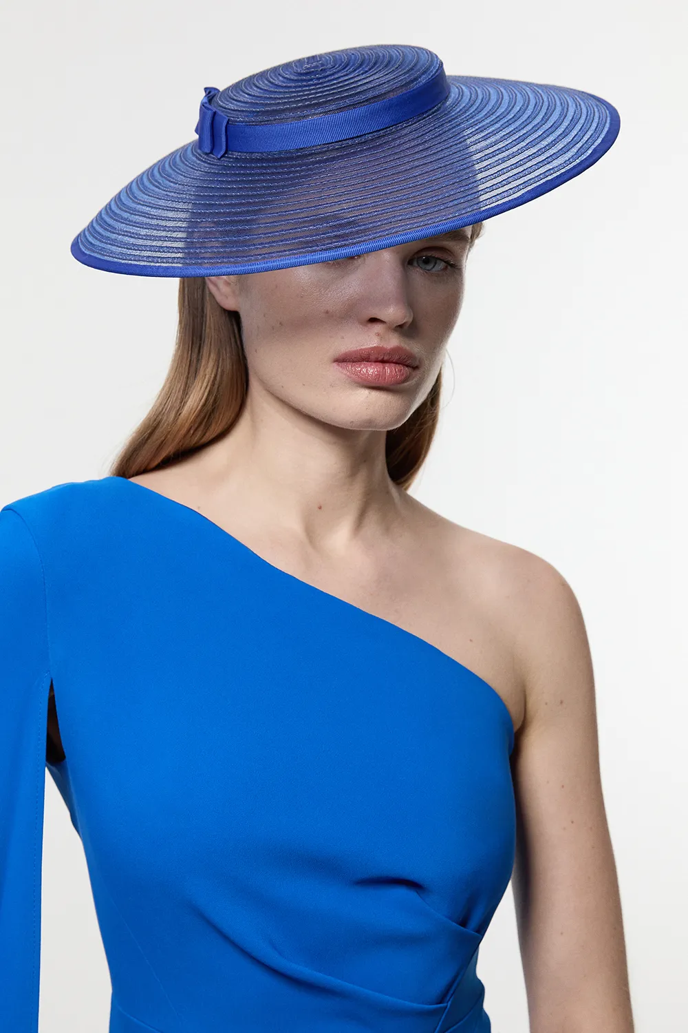 Asymmetric Disk Bow Detailed Fascinator BKK25141