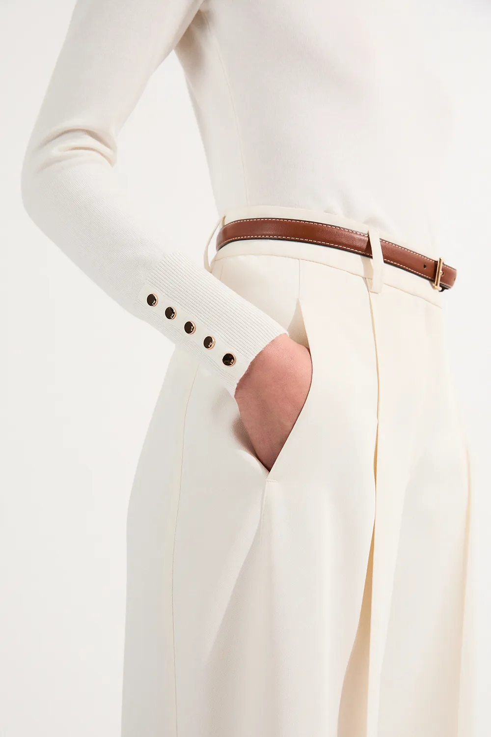 Viscose Blend Long Sleeve Scoop Neck Knitted Top BKK25377