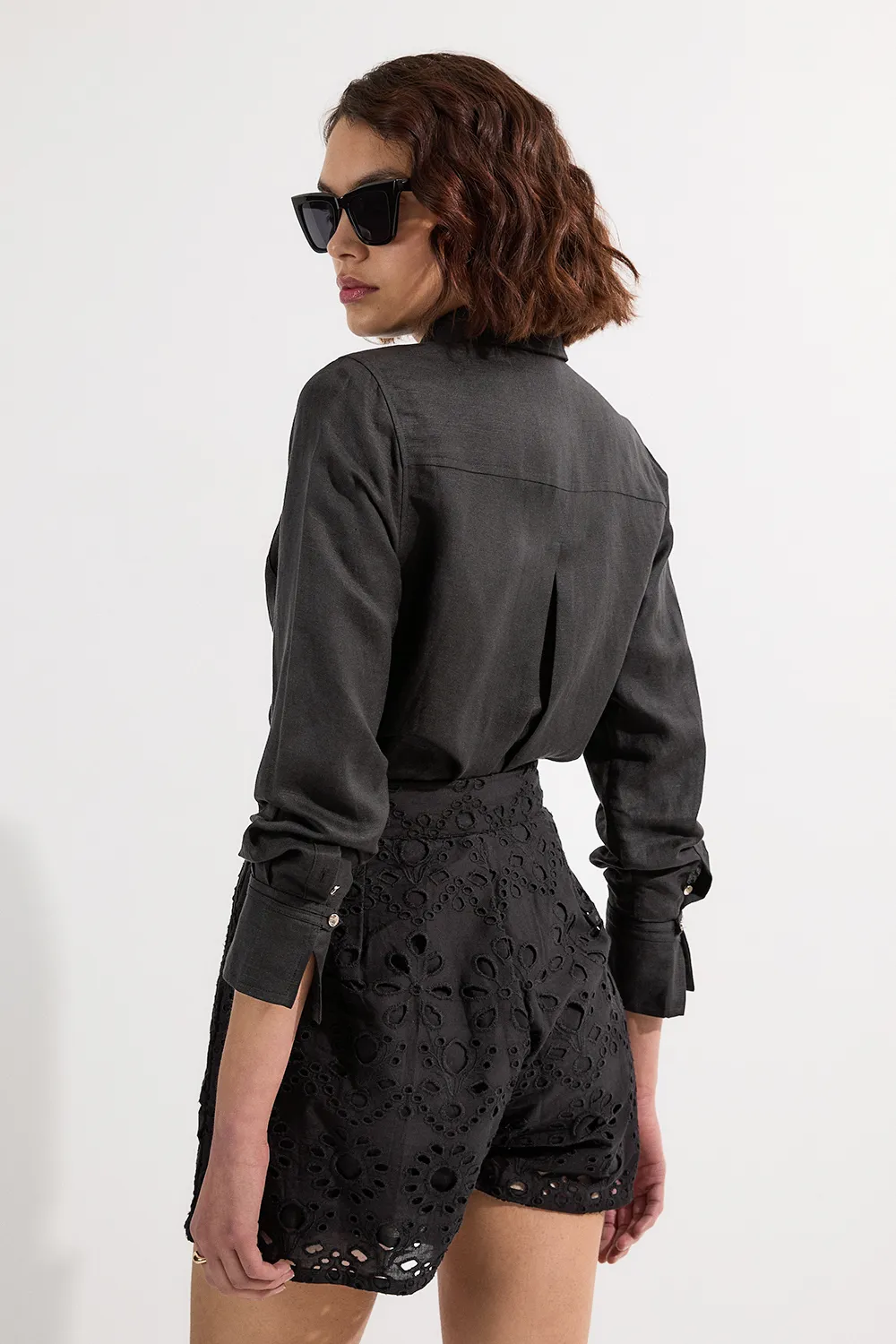 Cotton Eyelet Woven Short BKK25494