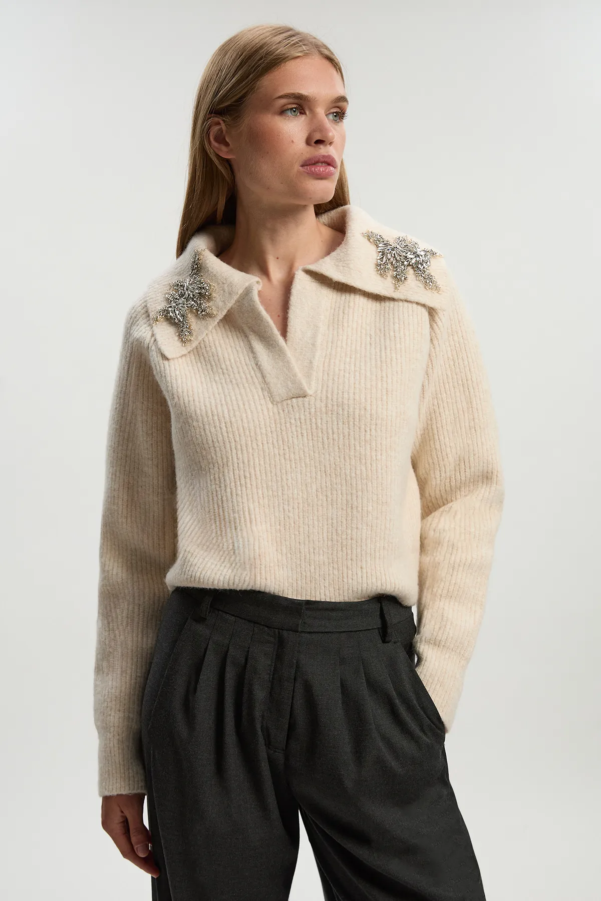 Embellished Cozy V Neck Collar Knit Sweater BKK26007