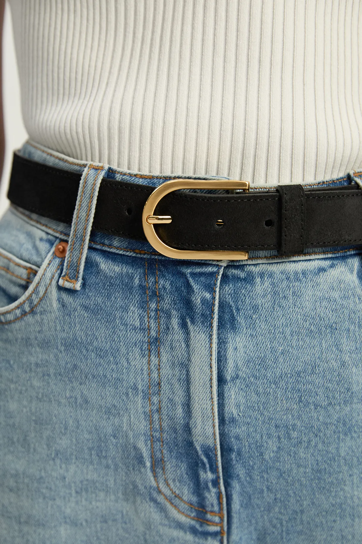Suede Rounded Buckle Belt BKK26393