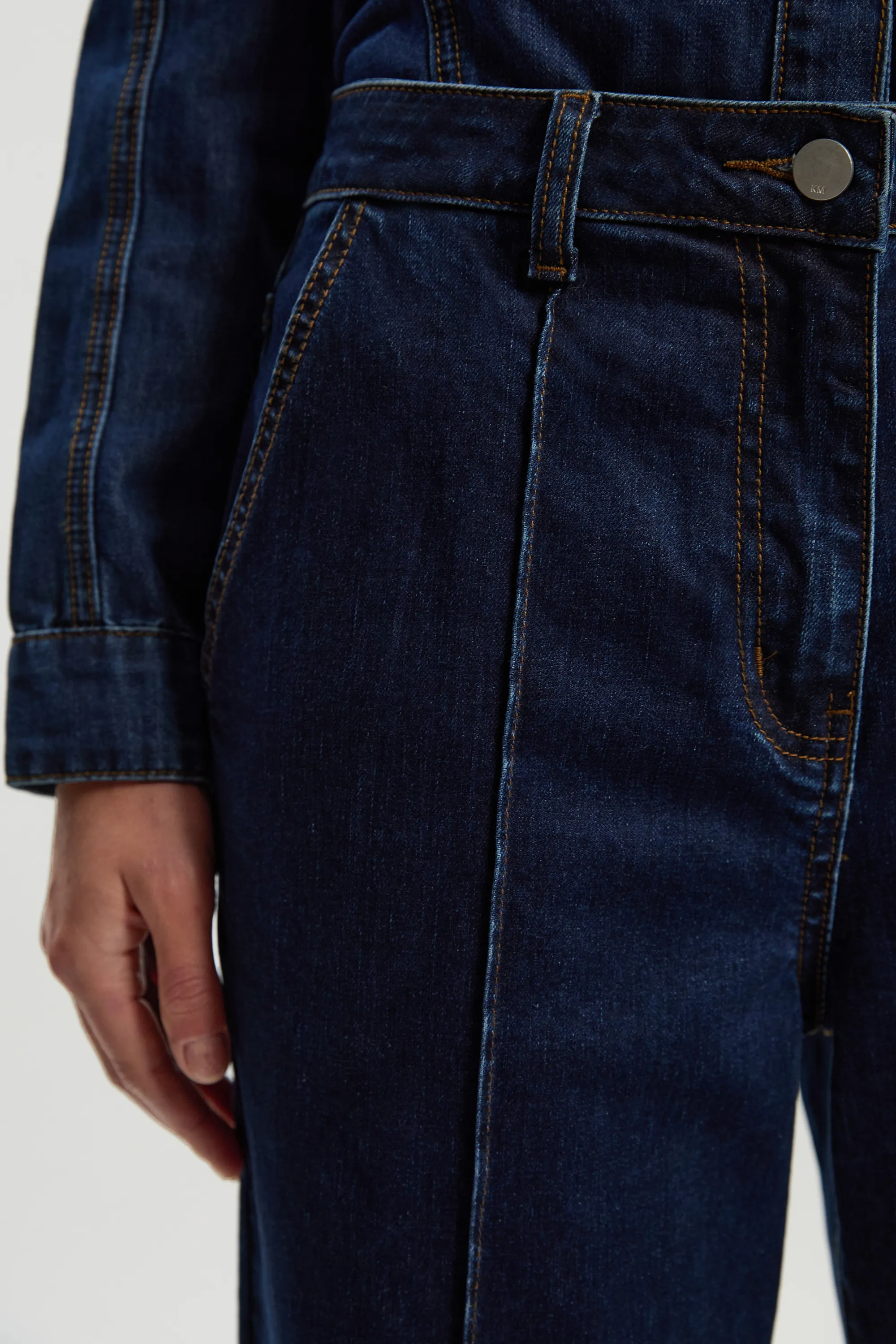 Denim Seam Front Straight Leg Jean BKK26658