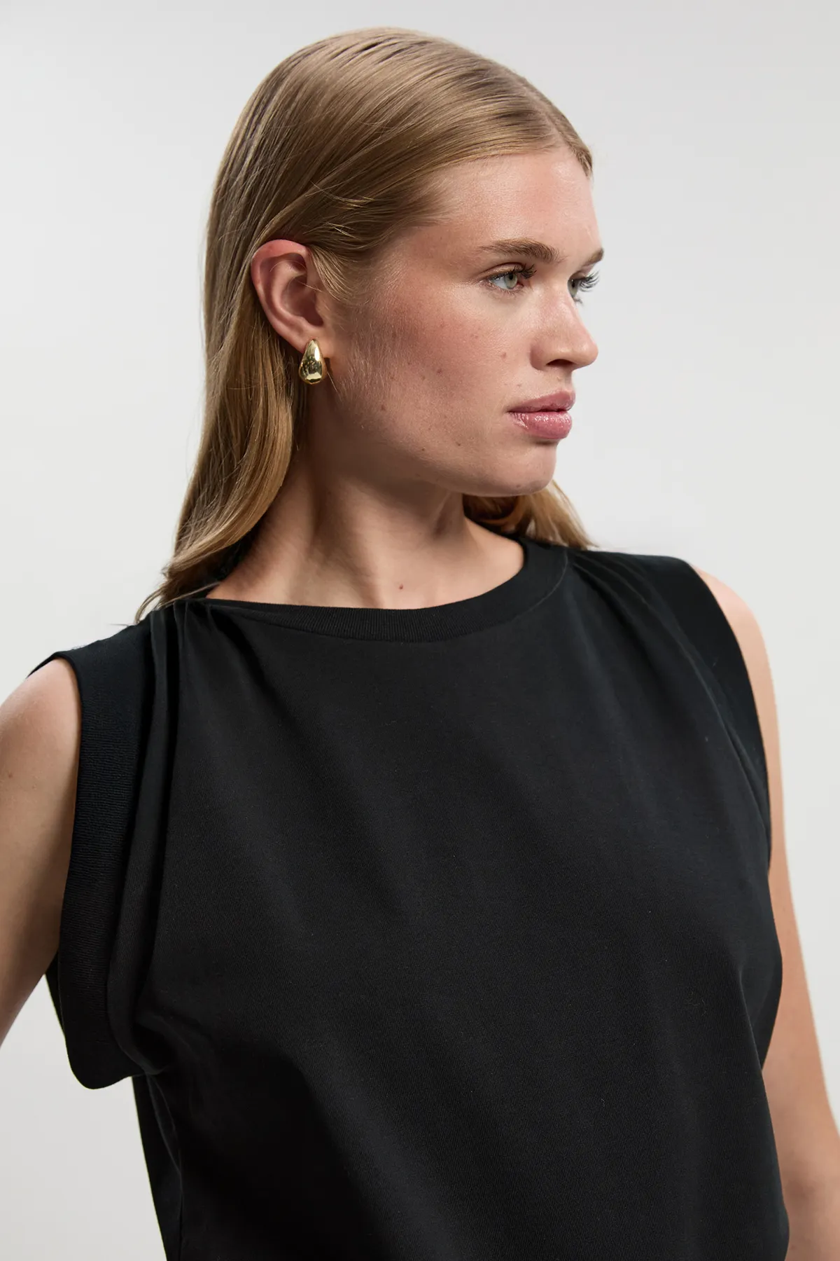 Cotton Trim Detail Short Sleeve Ruched Tshirt BKK26997