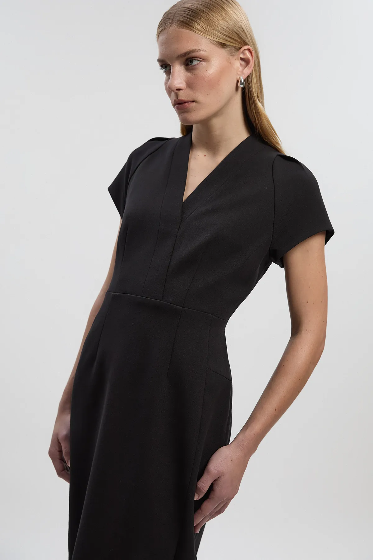 Structured Crepe Forever Pencil Midi Dress BKK27132