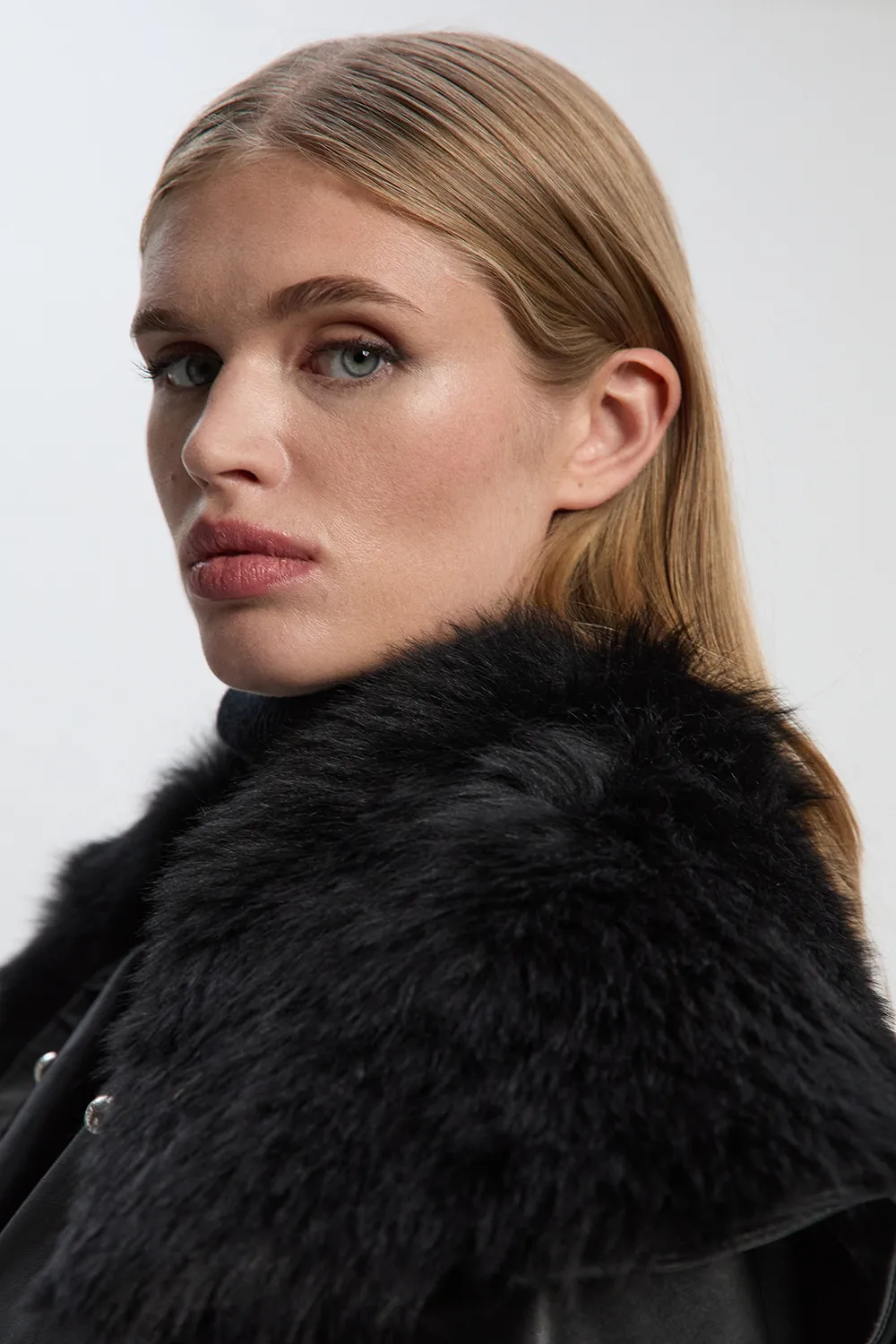 Leather & Shearling Collar Studded Belted Maxi Coat BKK27212 4 Leather & Shearling Collar Studded Belted Maxi Coat BKK27212