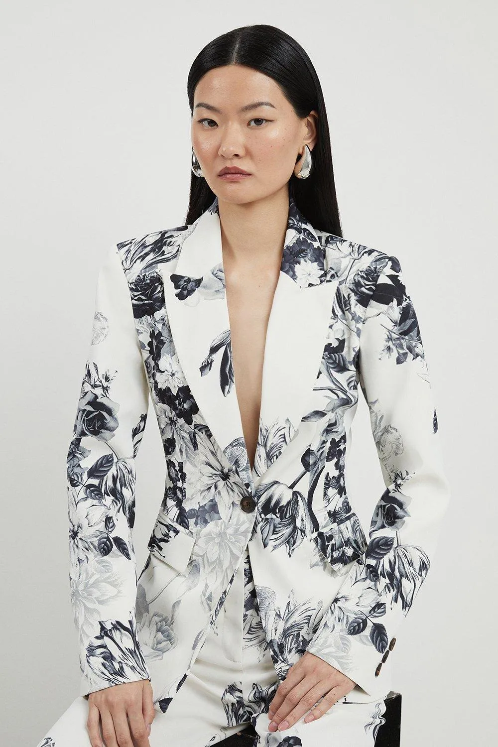 Tailored Crepe Printed Mono Floral Single Breasted Blazer BKK18773
