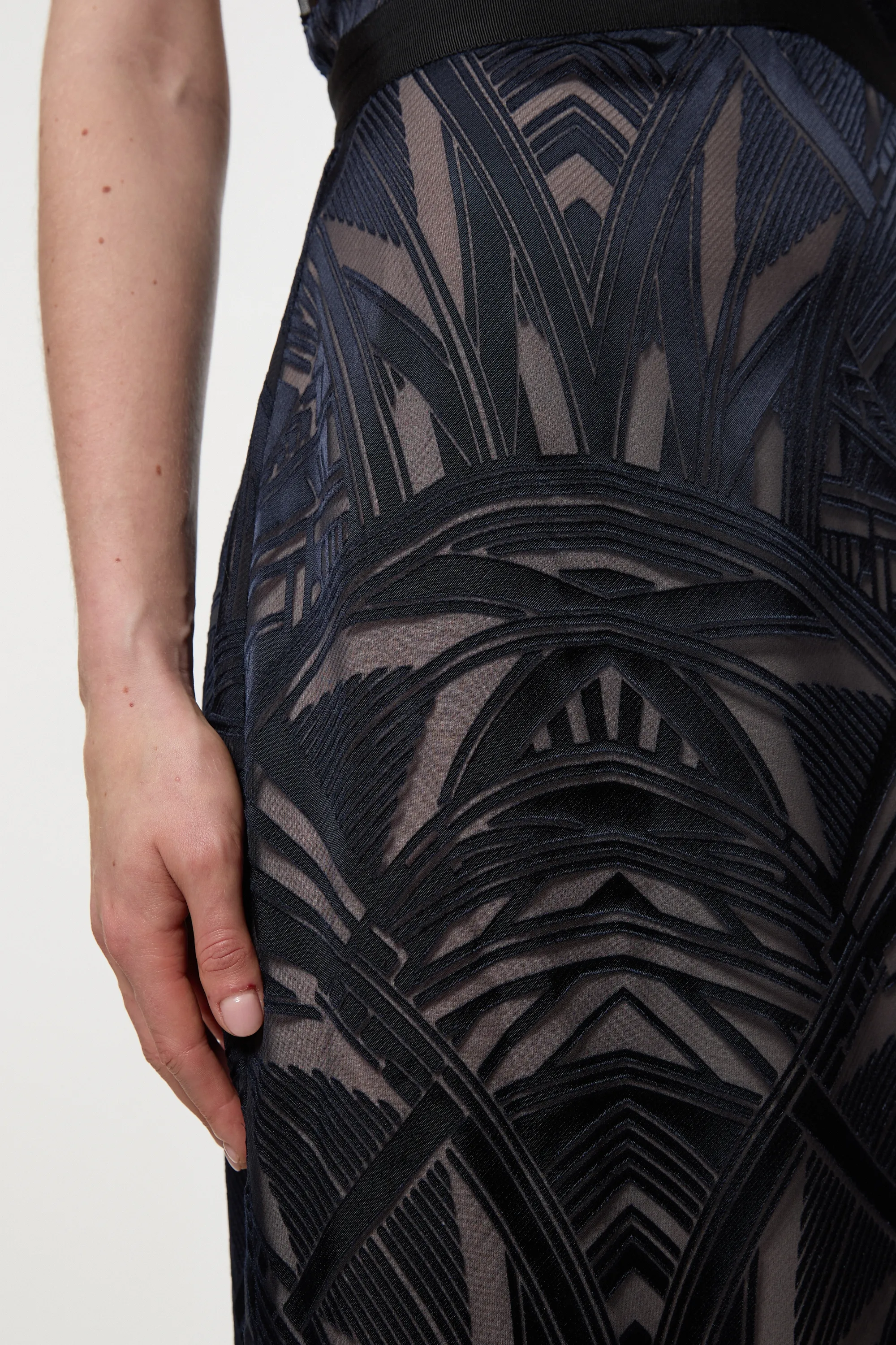 Amelia Graham Burnout Lace Up Detail Woven Column Dress BKK23554 3 Amelia Graham Burnout Lace Up Detail Woven Column Dress BKK23554