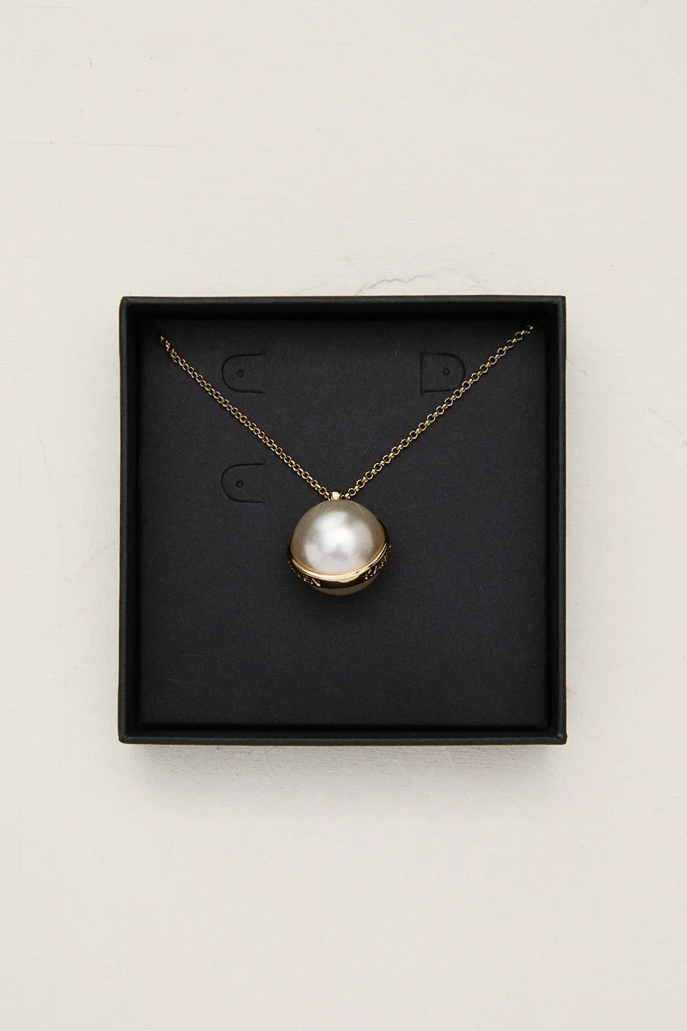 14kt Gold Plated Large Pearl Ball Pendant Necklace BKK24038 4 14kt Gold Plated Large Pearl Ball Pendant Necklace BKK24038