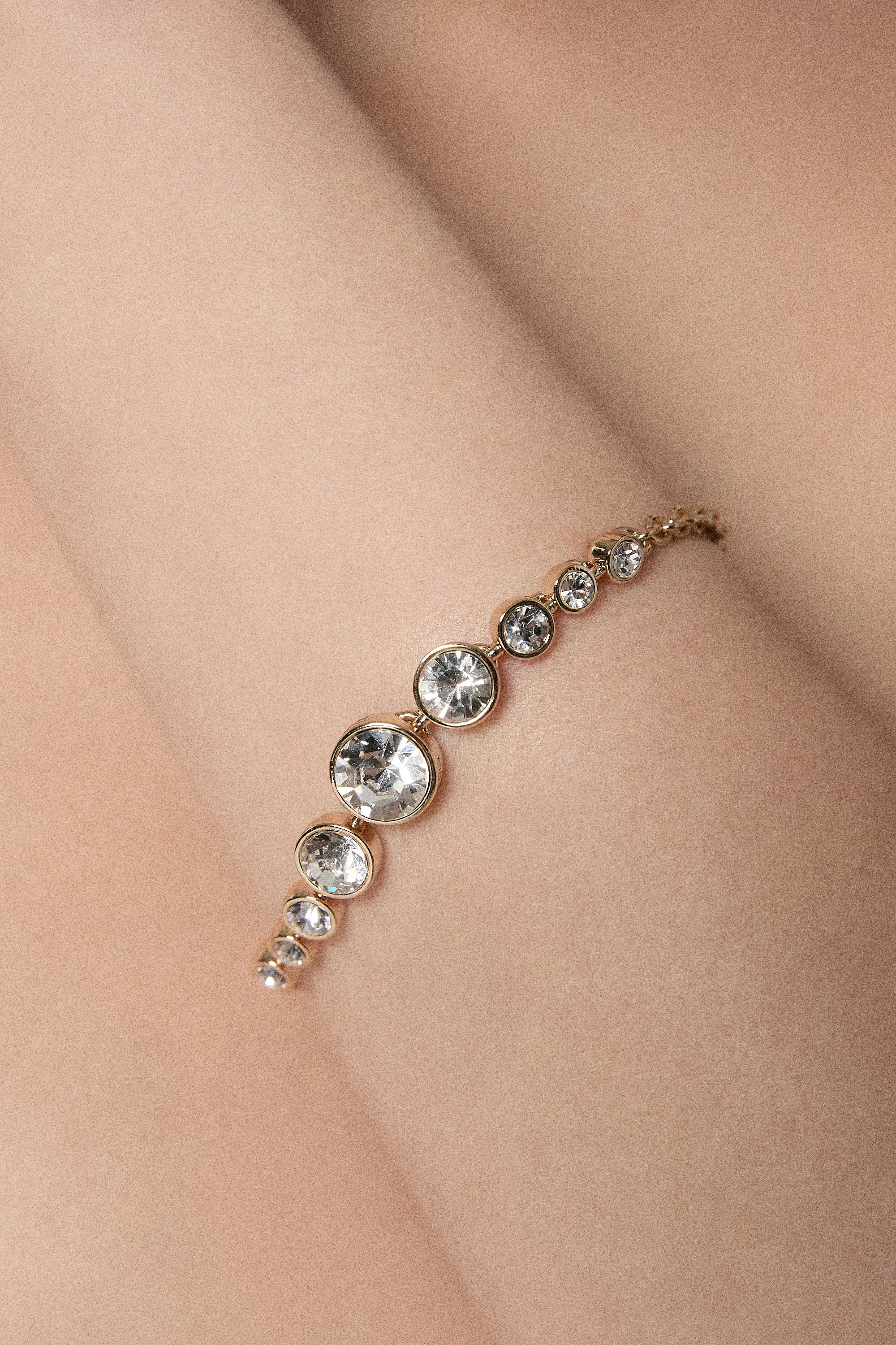 14kt Gold Plated Crystal Flow Bracelet BKK24062