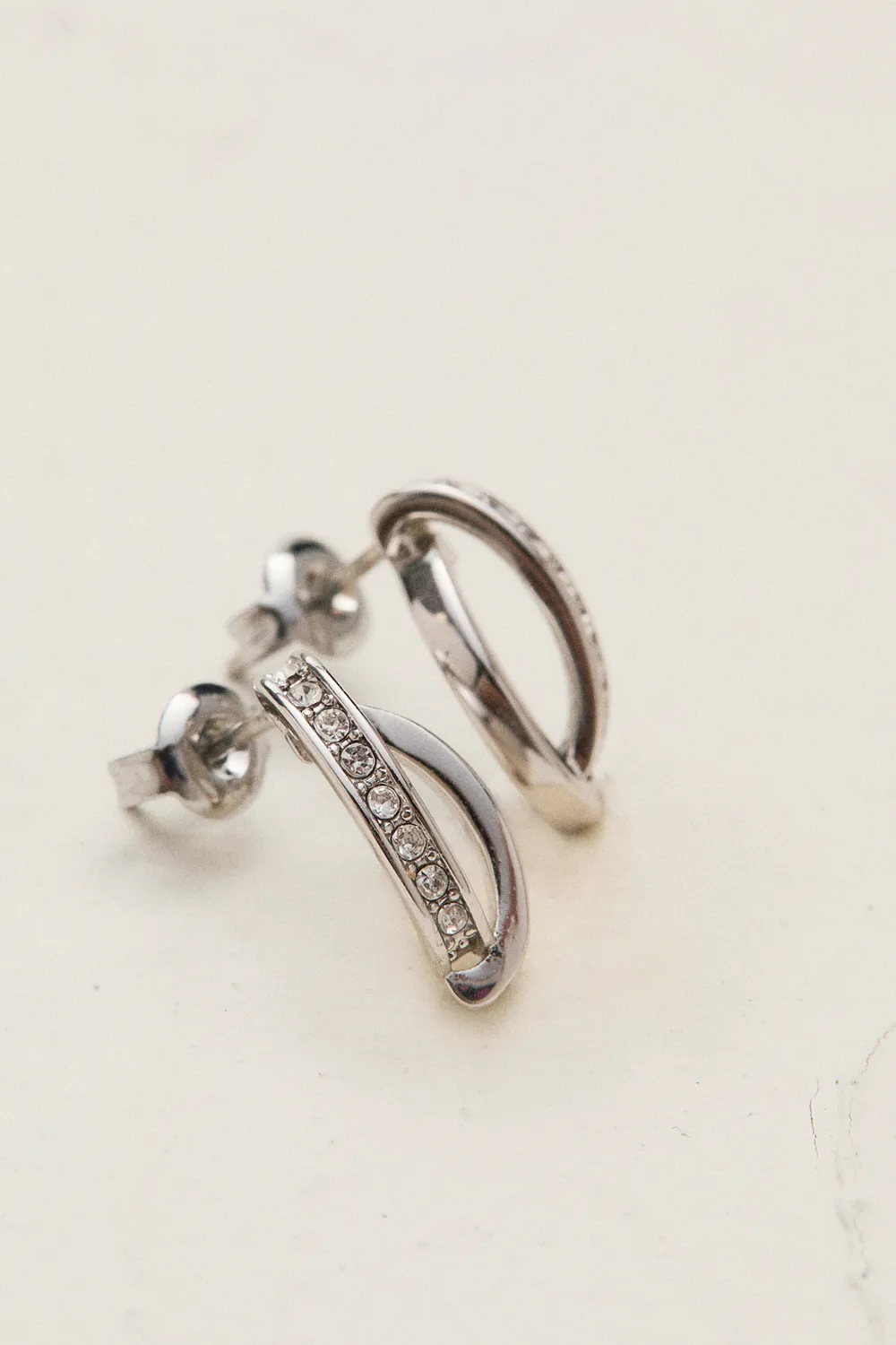 Silver Tone Oval Pav茅 Chain Stud Earrings BKK24065
