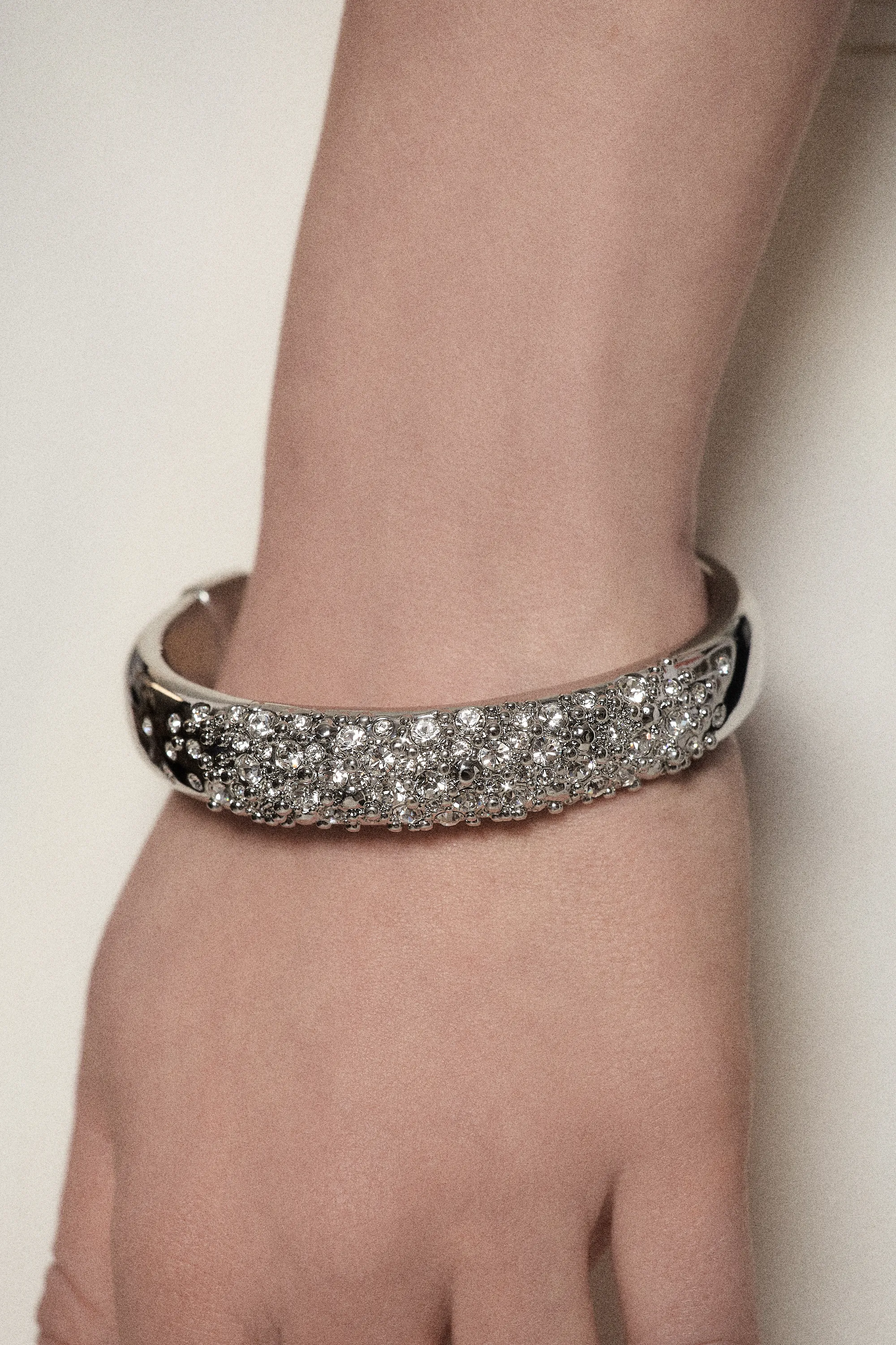 Silver Tone Encrusted Hoop & T-Bar Bangle BKK24081