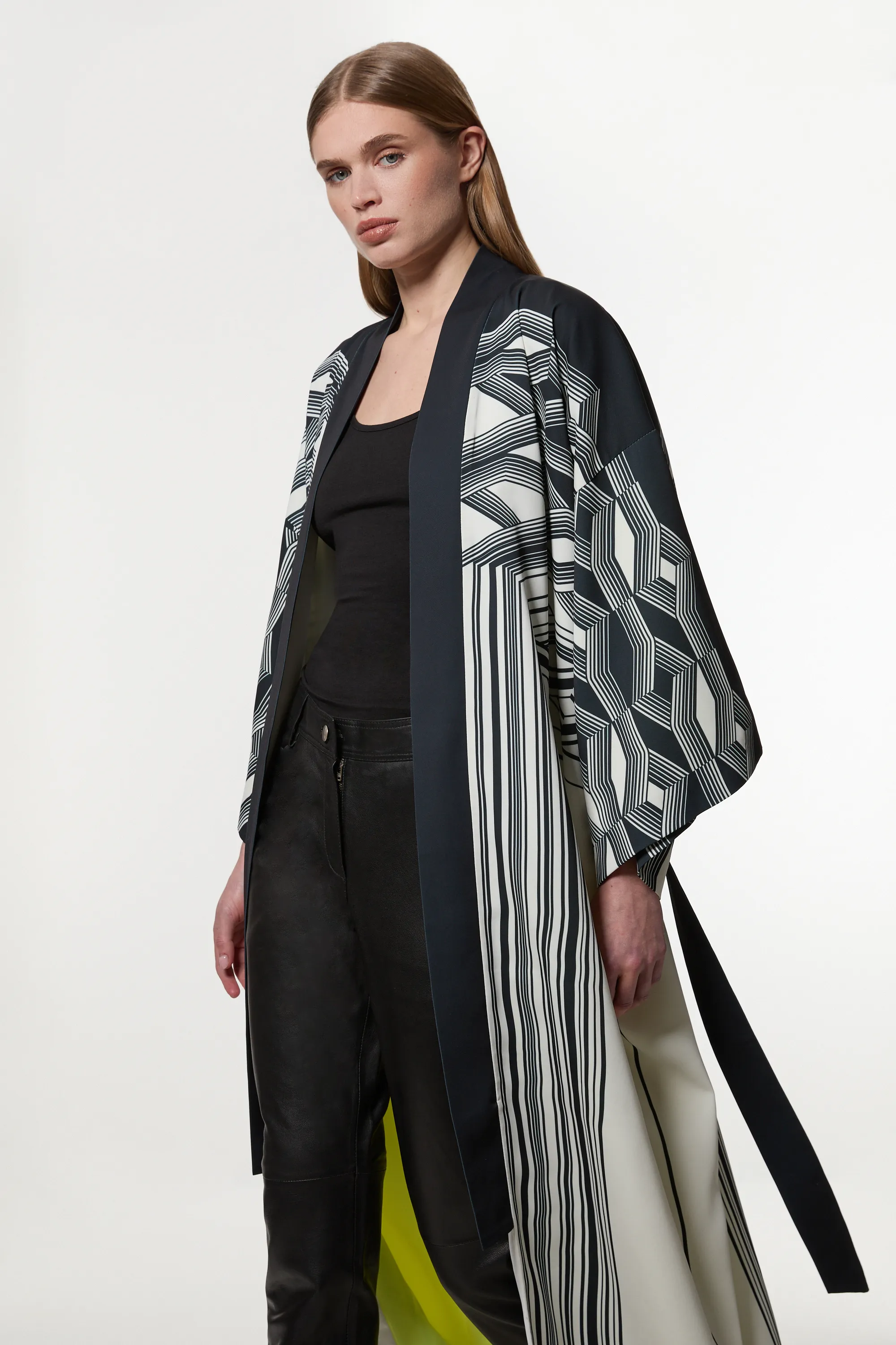 Amelia Graham Printed Statement Woven Maxi Kimono BKK24187