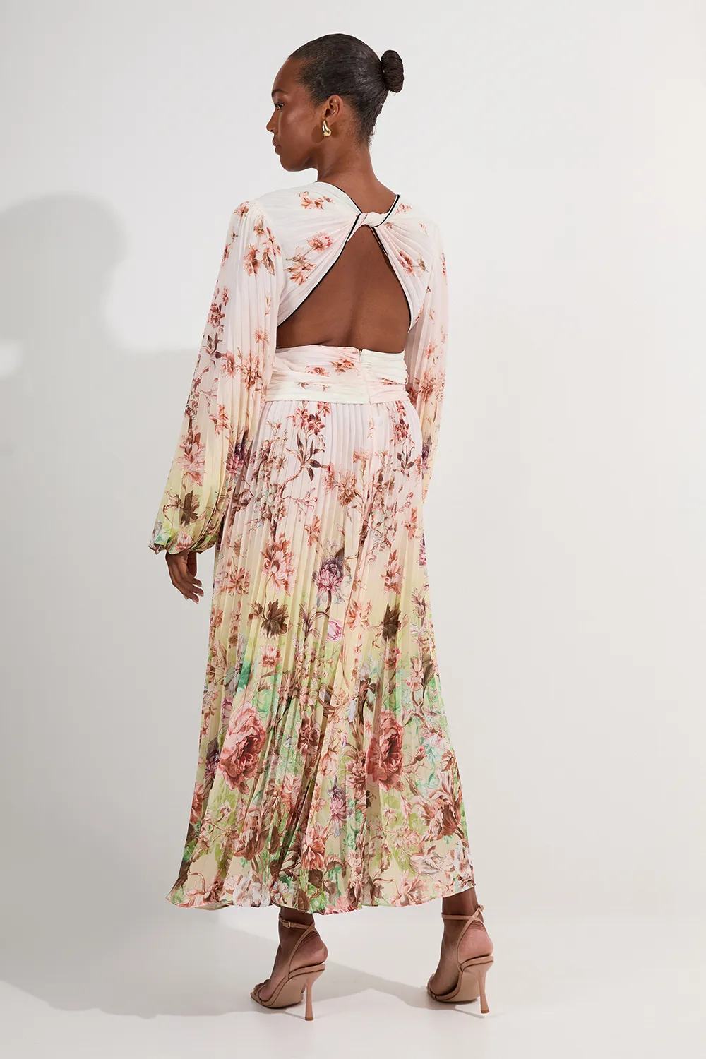Plus Size Scattered Floral Balloon Sleeve Pleated Crinkle Cut Out Woven Maxi Dress BKK24315 5 Plus Size Scattered Floral Balloon Sleeve Pleated Crinkle Cut Out Woven Maxi Dress BKK24315