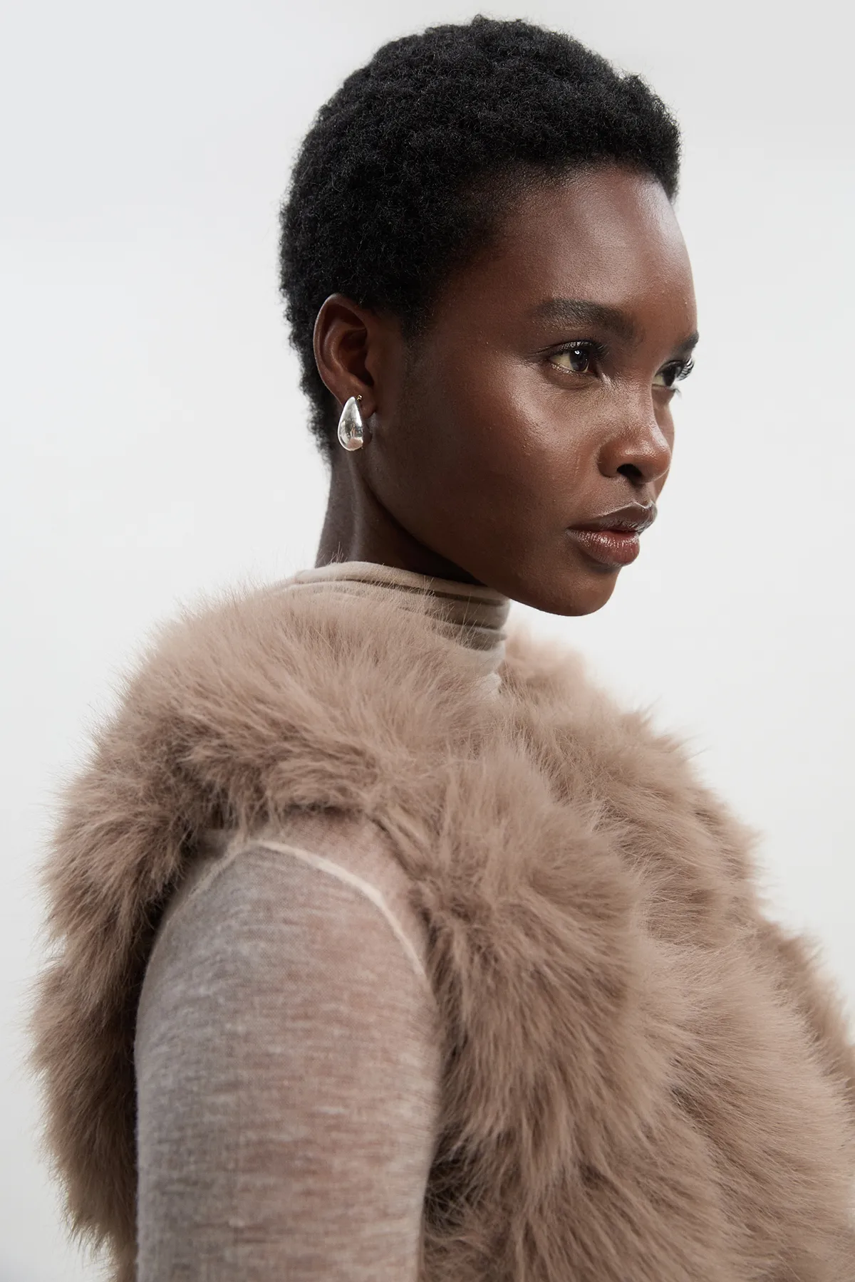 Petite Faux Fur Panelled Gilet BKK24418 3 Petite Faux Fur Panelled Gilet BKK24418