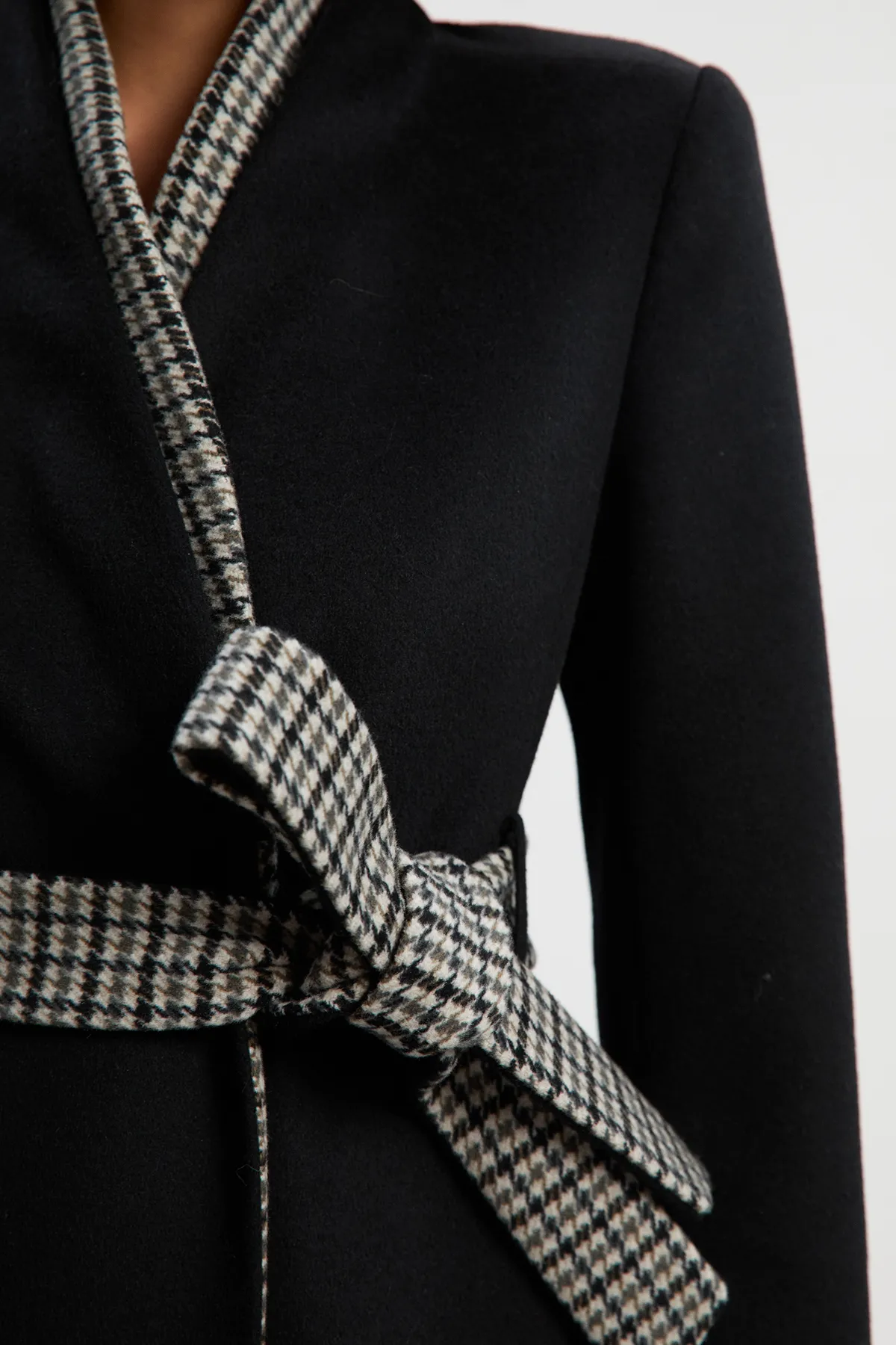 Brushed Wool Houndstooth Mix Belted Wrap Neck Tailored Midi Coat BKK25622 3 Brushed Wool Houndstooth Mix Belted Wrap Neck Tailored Midi Coat BKK25622